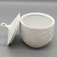 Edle Kaiser Bisquitporzellan Deckeldose M. Frey  Elegantes Relief-Design