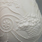 Edle Kaiser Bisquitporzellan Deckeldose M. Frey  Elegantes Relief-Design