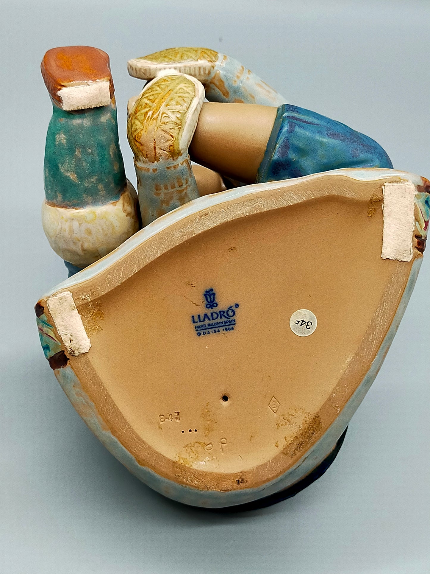 Lladró Porzellanfigur Eskimo Mädchen mit kalten Füßen Vintage