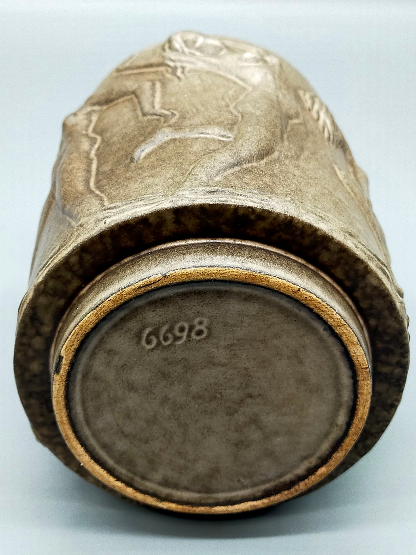 Art Déco Keramik Vorratsdose mit Holzdeckel Relief Tanzende Aktfiguren