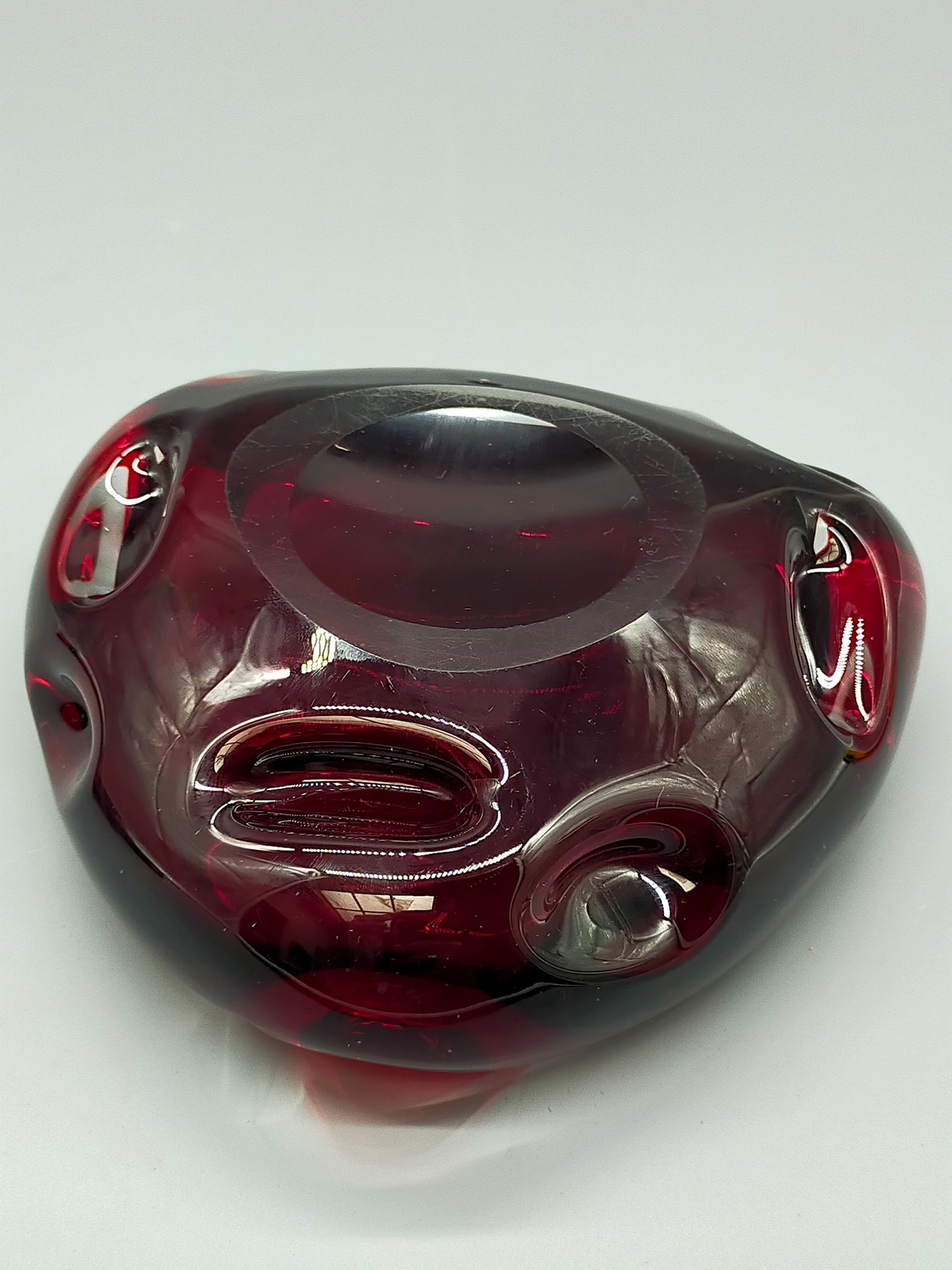 Murano Glas Aschenbecher Rubinrot & Massiv Sommerso Stil
