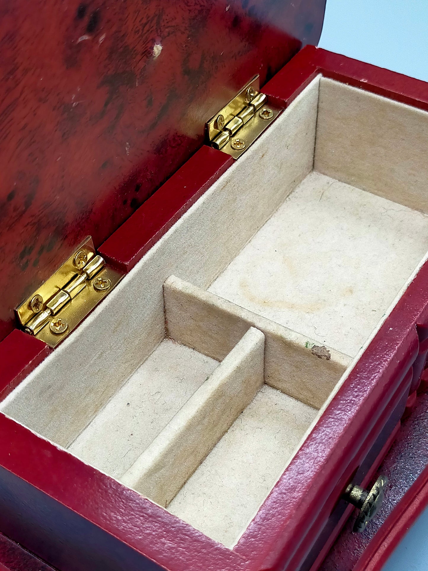 Elegante Schmuckschatulle aus Holz Wurzelholz-Optik mit Löwenfüßen