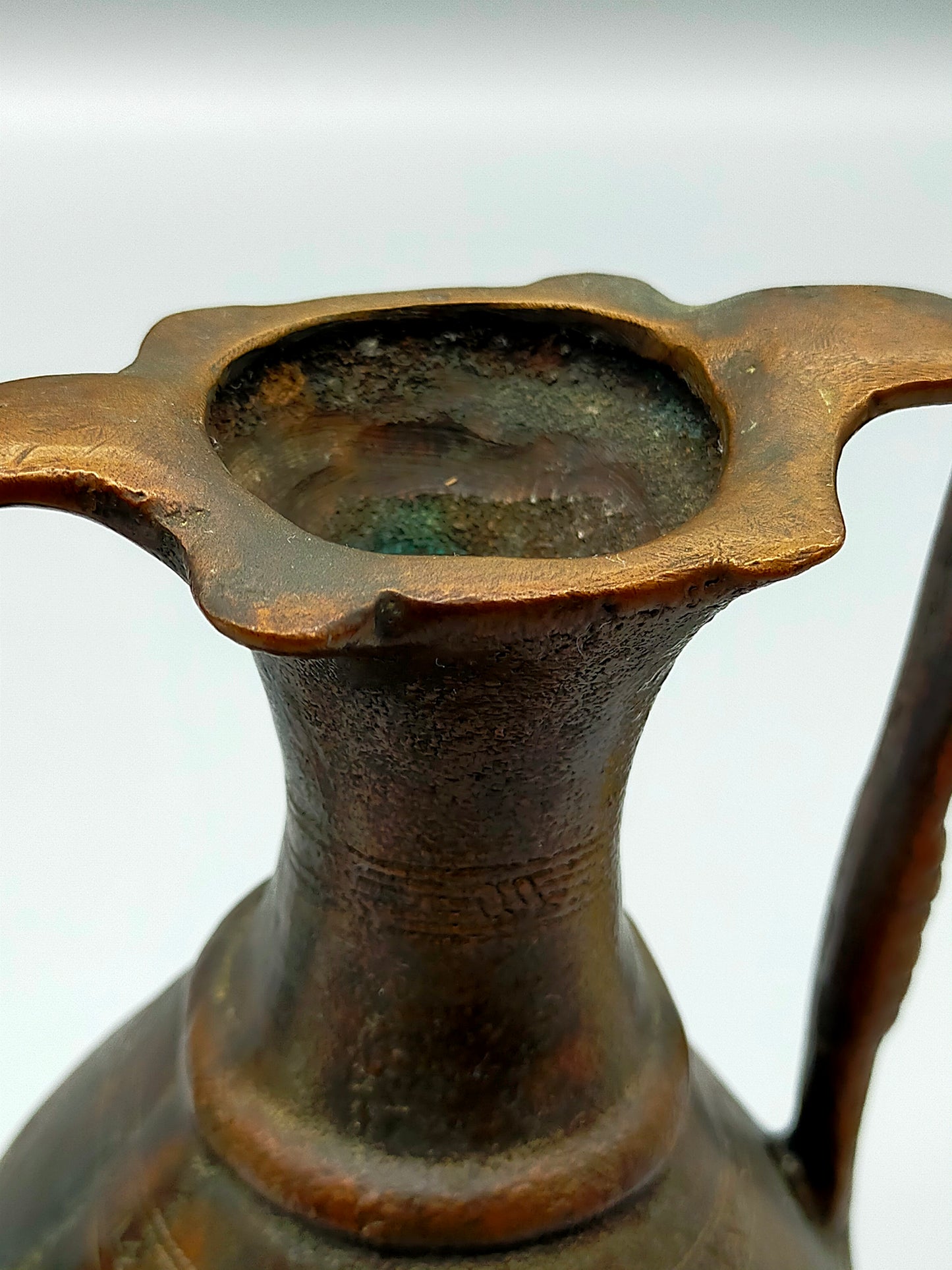 Antike Kupfer Vase Amphore mit Gravur & Zwei Henkeln