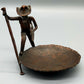 Rustikale Skulptur Don Quijote mit Schale – Kupfer/Bronze Optik