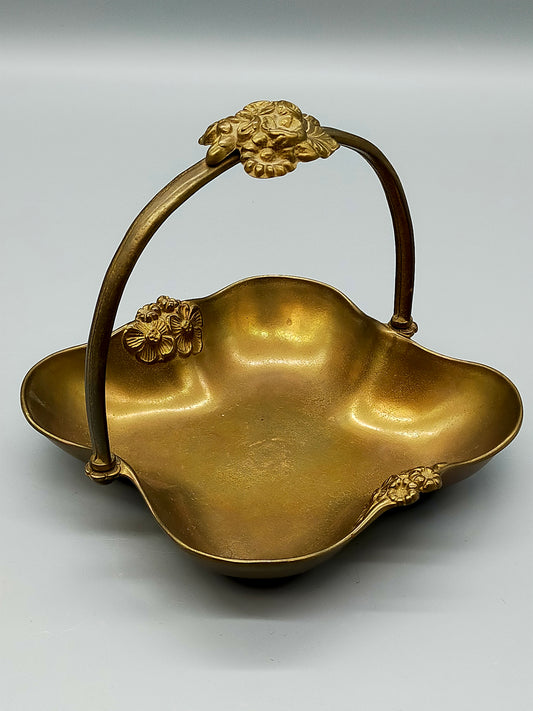 Elegante Art Nouveau Messing Schale mit Tragegriff Blütendekor