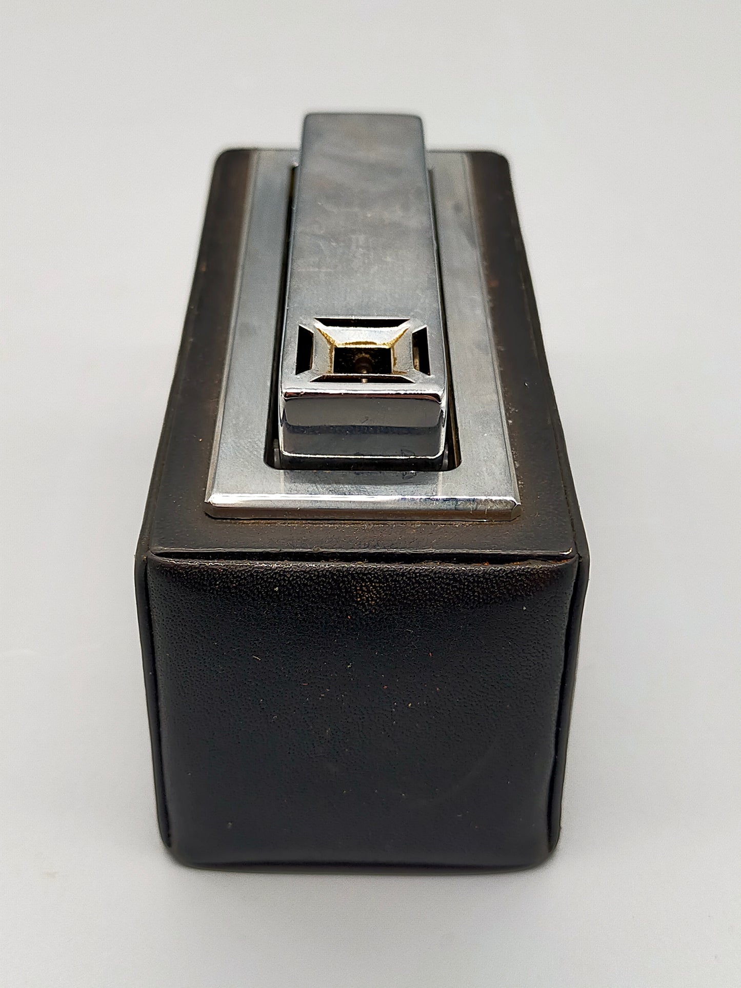Vintage Kawee Tischfeuerzeug Klassiker aus Leder & Chrom