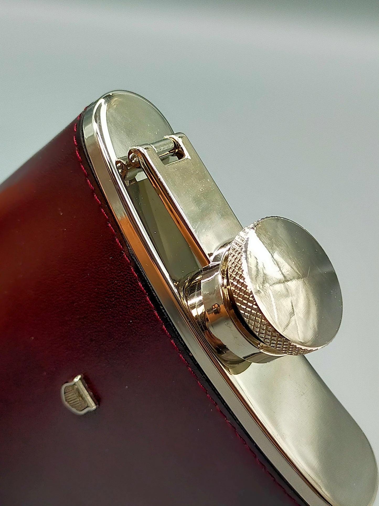 Edler Jérôme Leplat Flachmann Elegantes Leder-Design mit OVP
