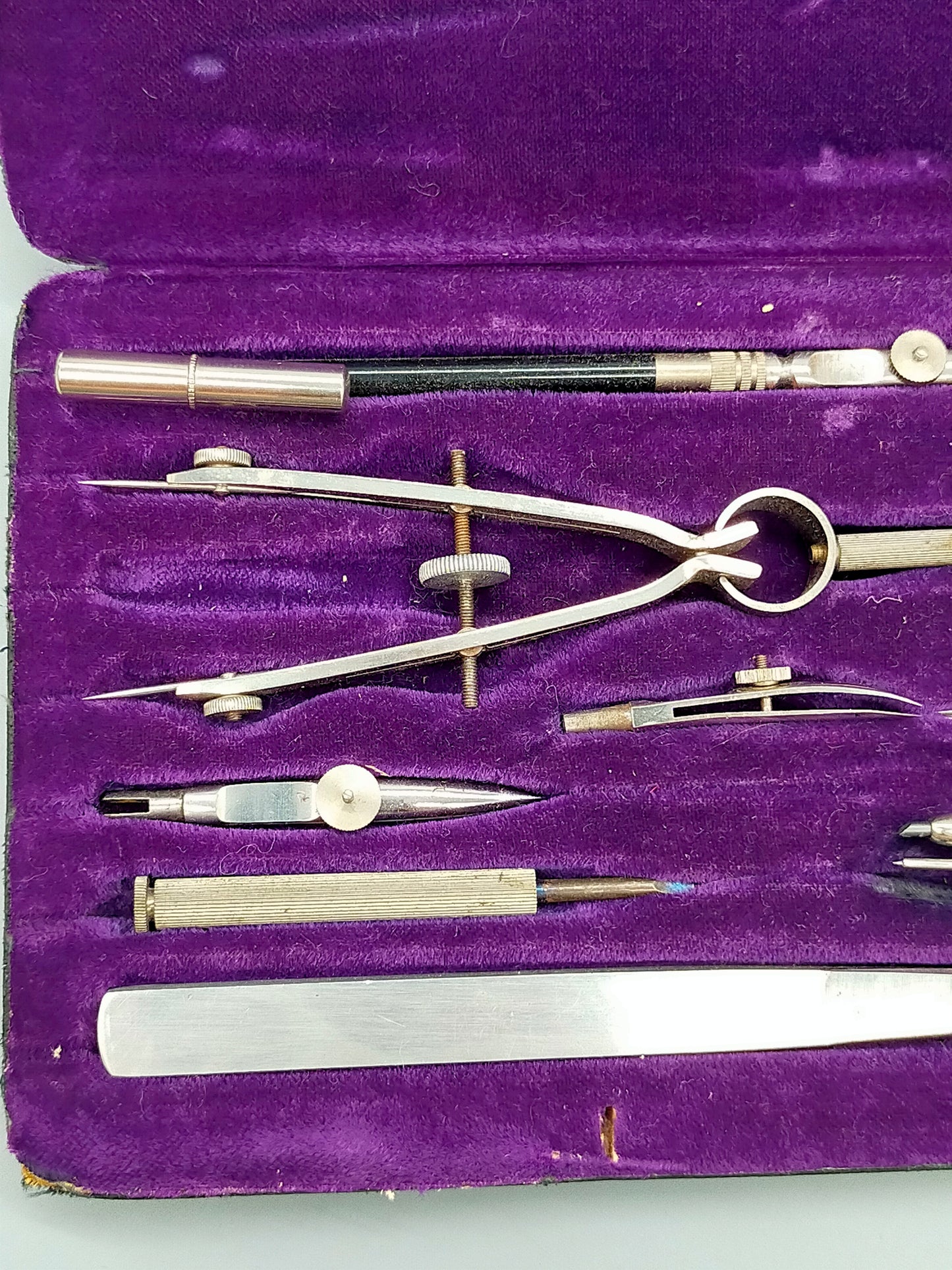 Antiq Lieco Precision Zeichenset Hochwertiges Geometrie-Set im Etui