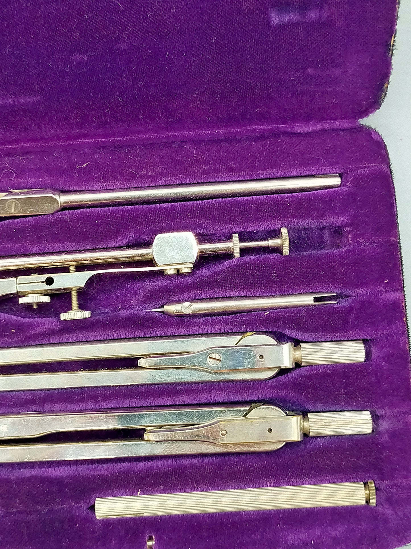 Antiq Lieco Precision Zeichenset Hochwertiges Geometrie-Set im Etui
