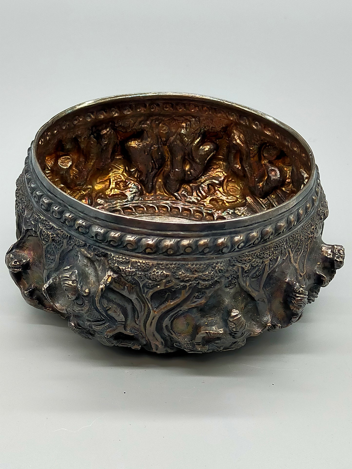 Antike Silber Schale mit Relief Getriebene Prunkschale Asiatika