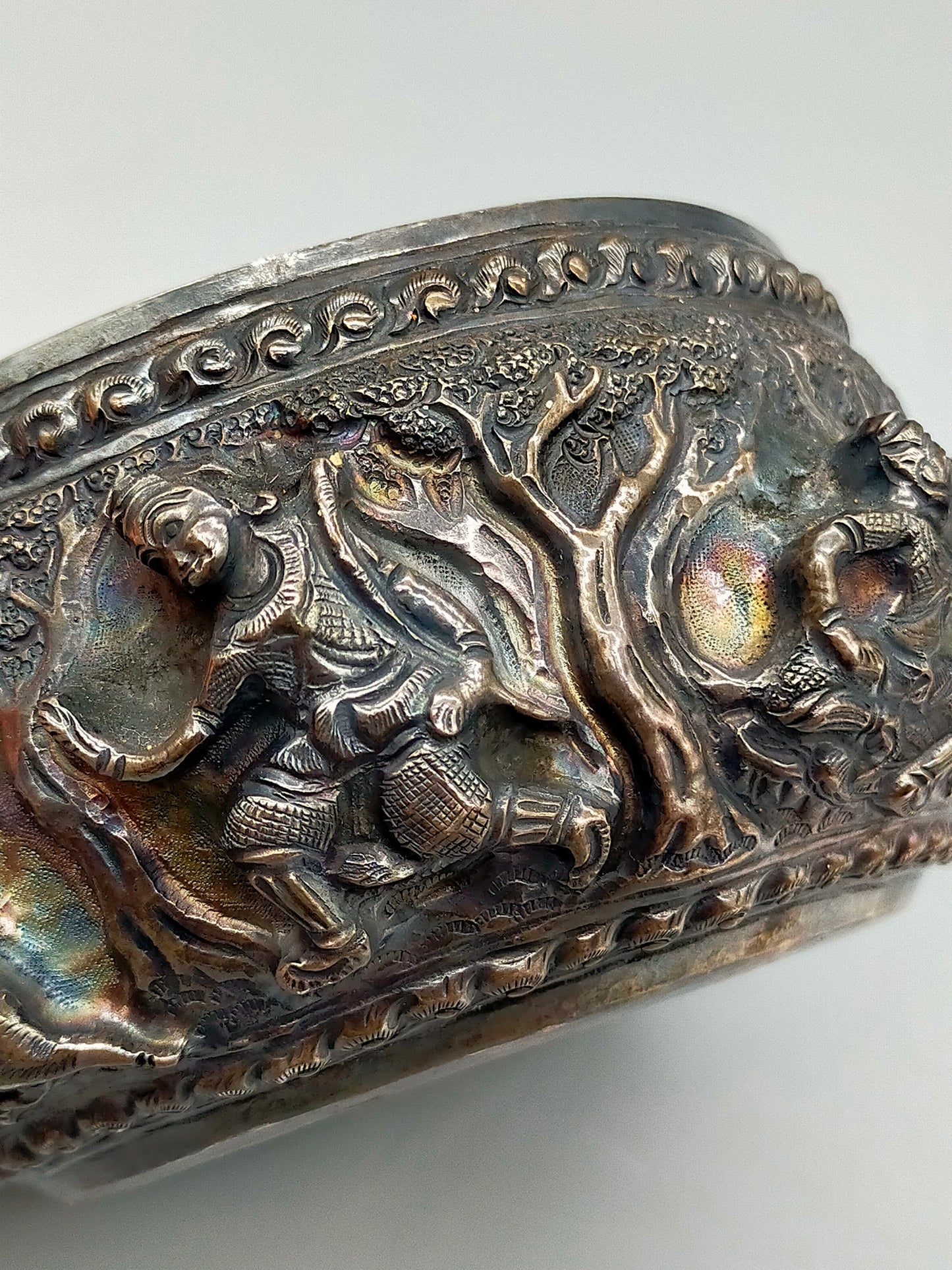 Antike Silber Schale mit Relief Getriebene Prunkschale Asiatika