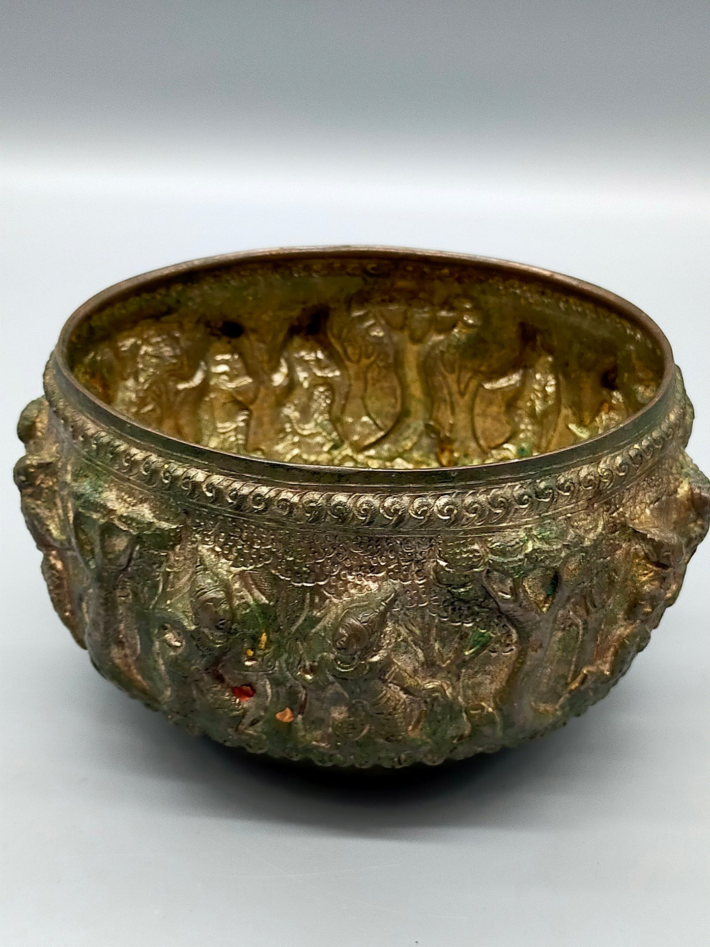 Antike asiatische Silber Schale mit Relief Prunkvolle Handarbeit