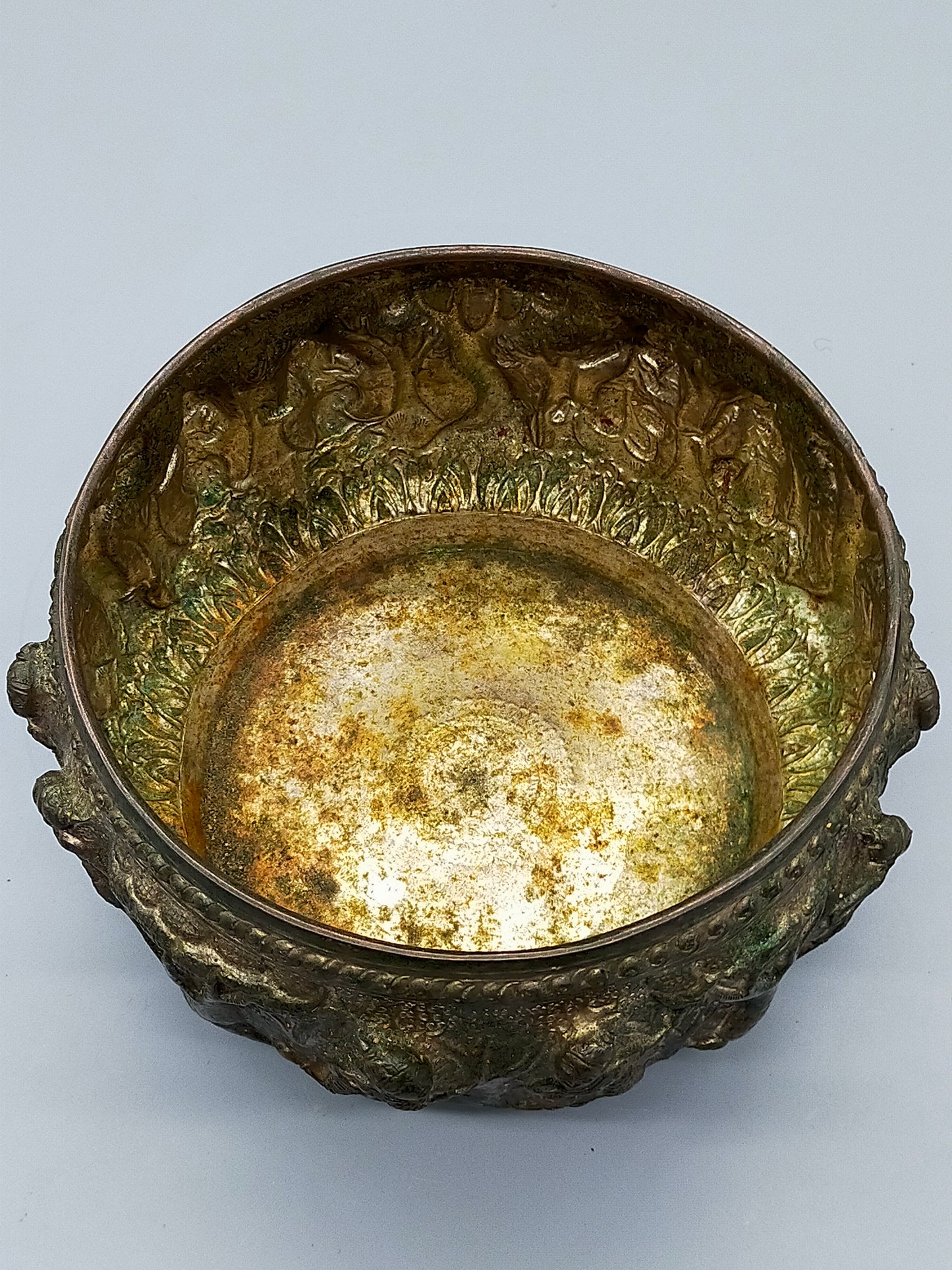 Antike asiatische Silber Schale mit Relief Prunkvolle Handarbeit