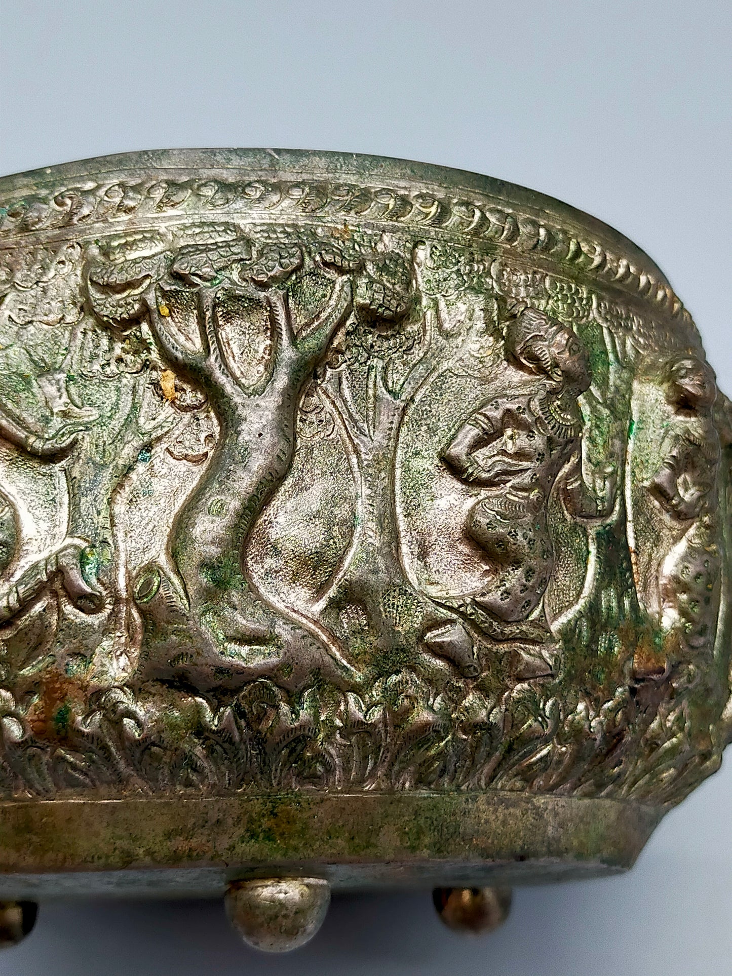 Antike asiatische Silber Schale mit Relief Prunkvolle Handarbeit