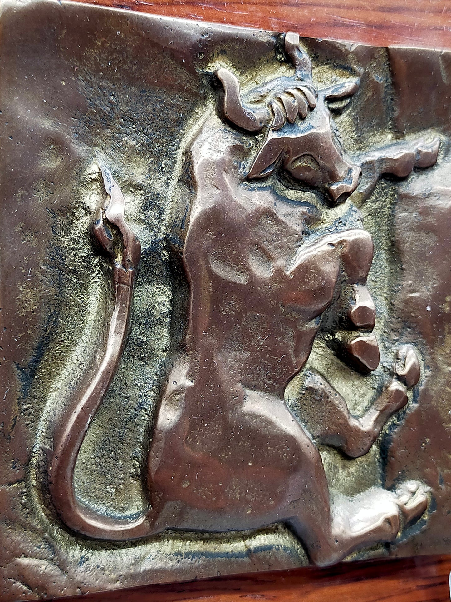 Drei kunstvolle Messingreliefs auf Holz Sternzeichen Sternbilder