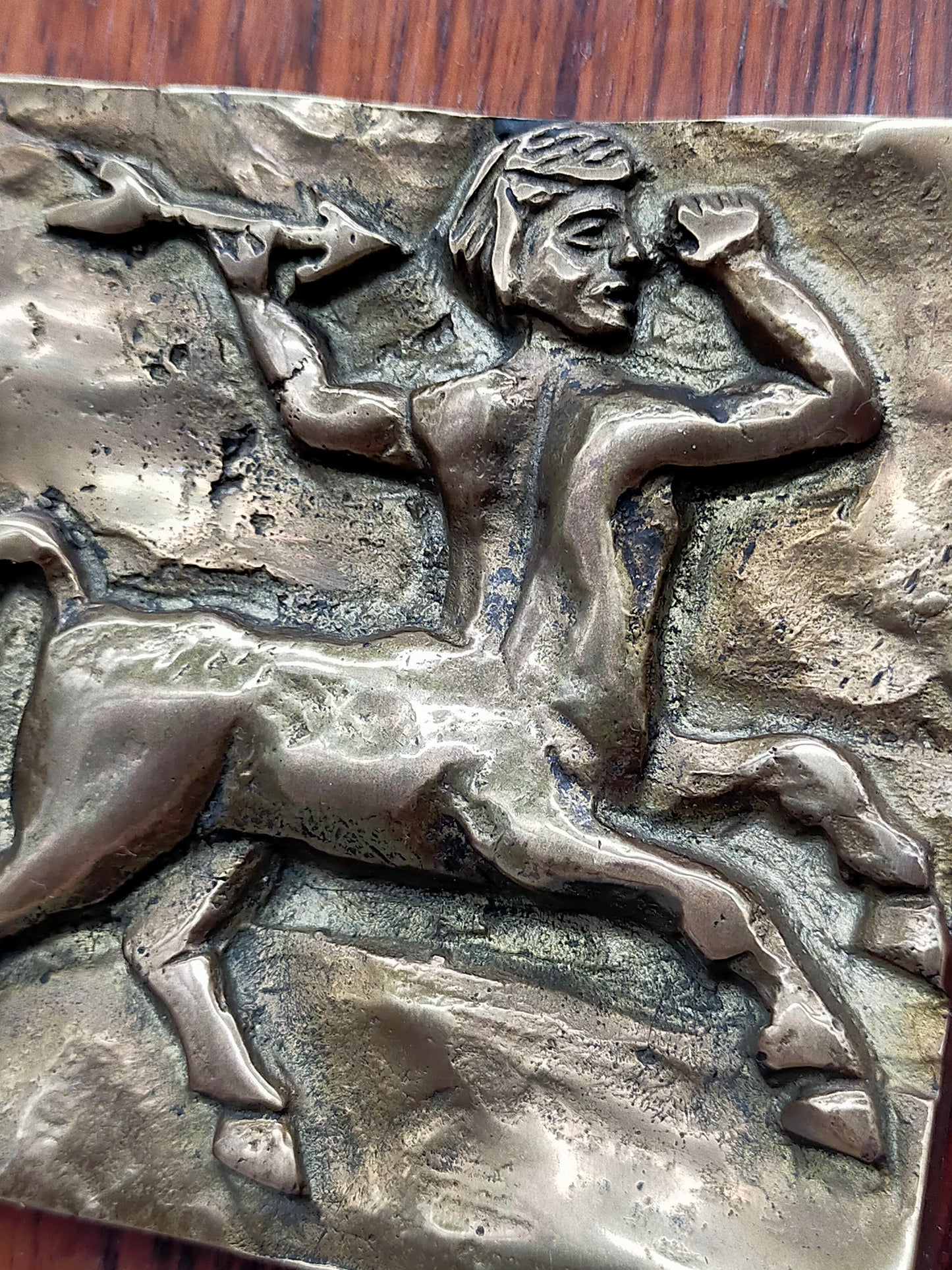 Drei kunstvolle Messingreliefs auf Holz Sternzeichen Sternbilder