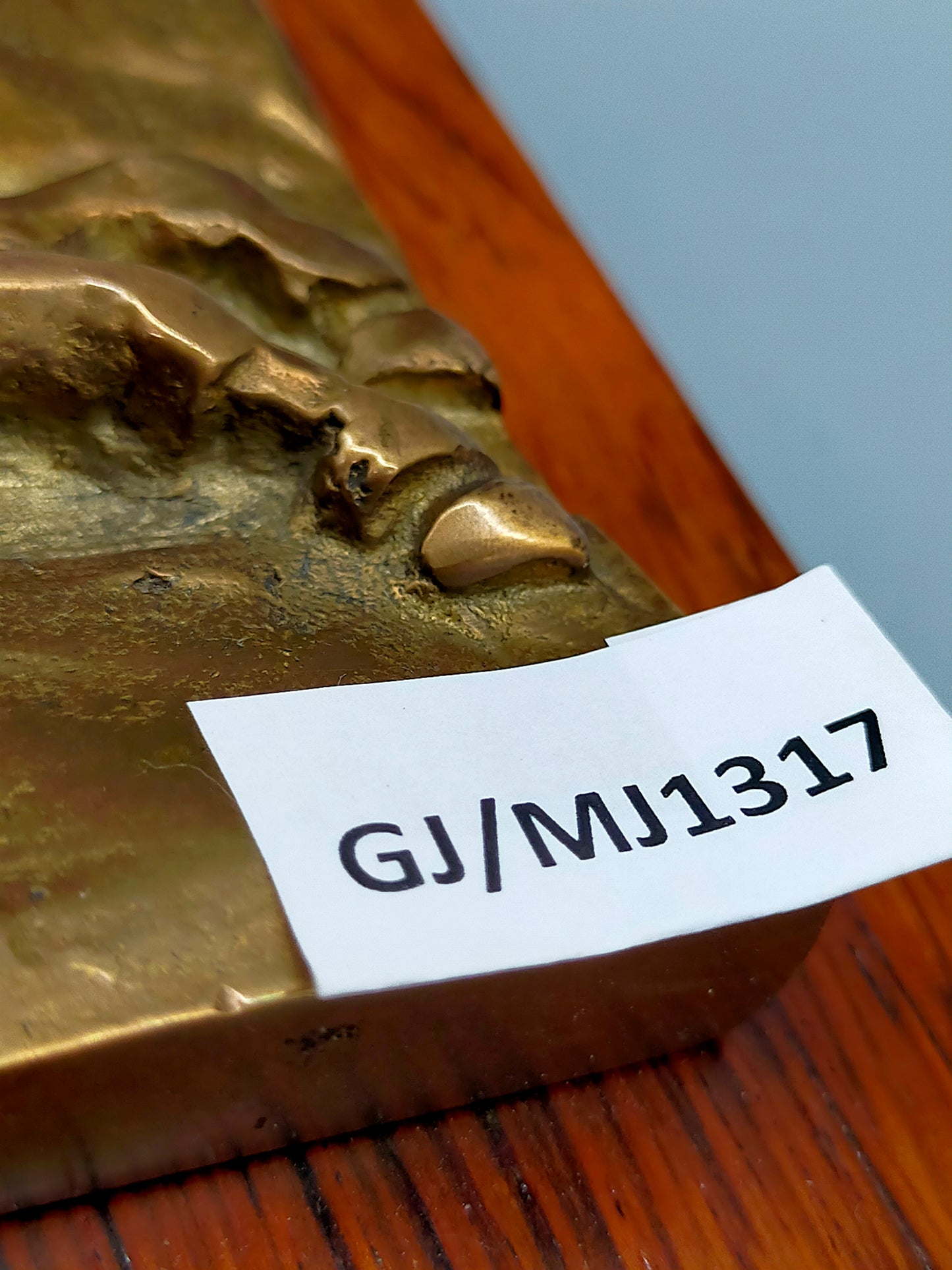 Drei kunstvolle Messingreliefs auf Holz Sternzeichen Sternbilder