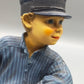 Charmante Deko-Figur Junge auf Kante sitzend – Vintage Kantenhocker