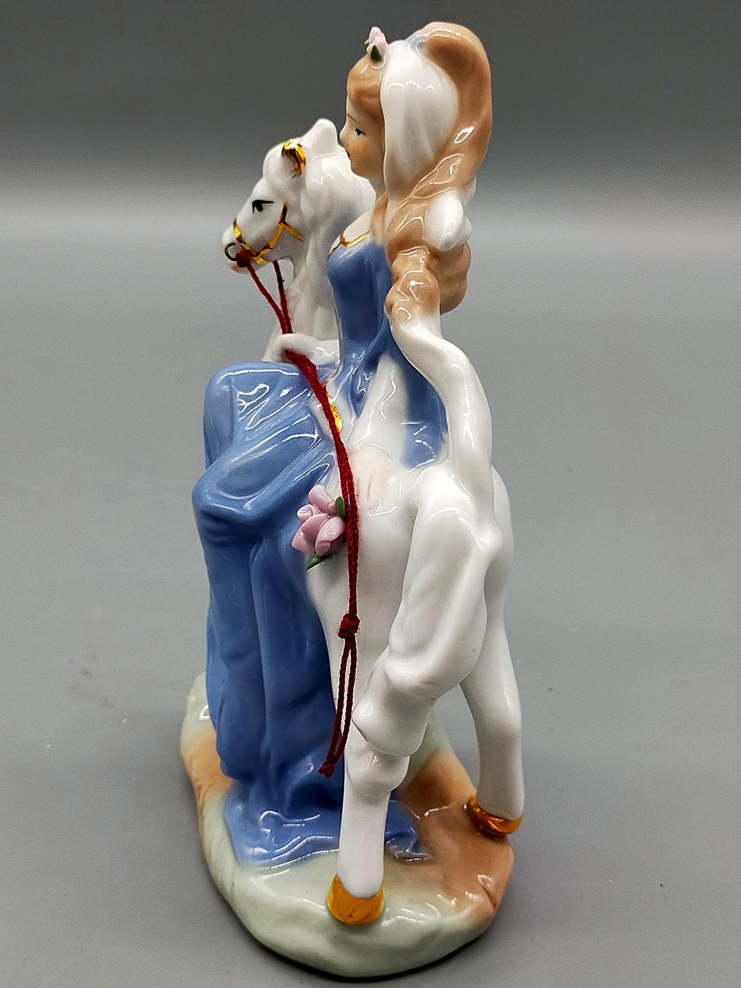 Edle PMI Porzellan Figur – Elegante Reiterin auf weißem Pferd