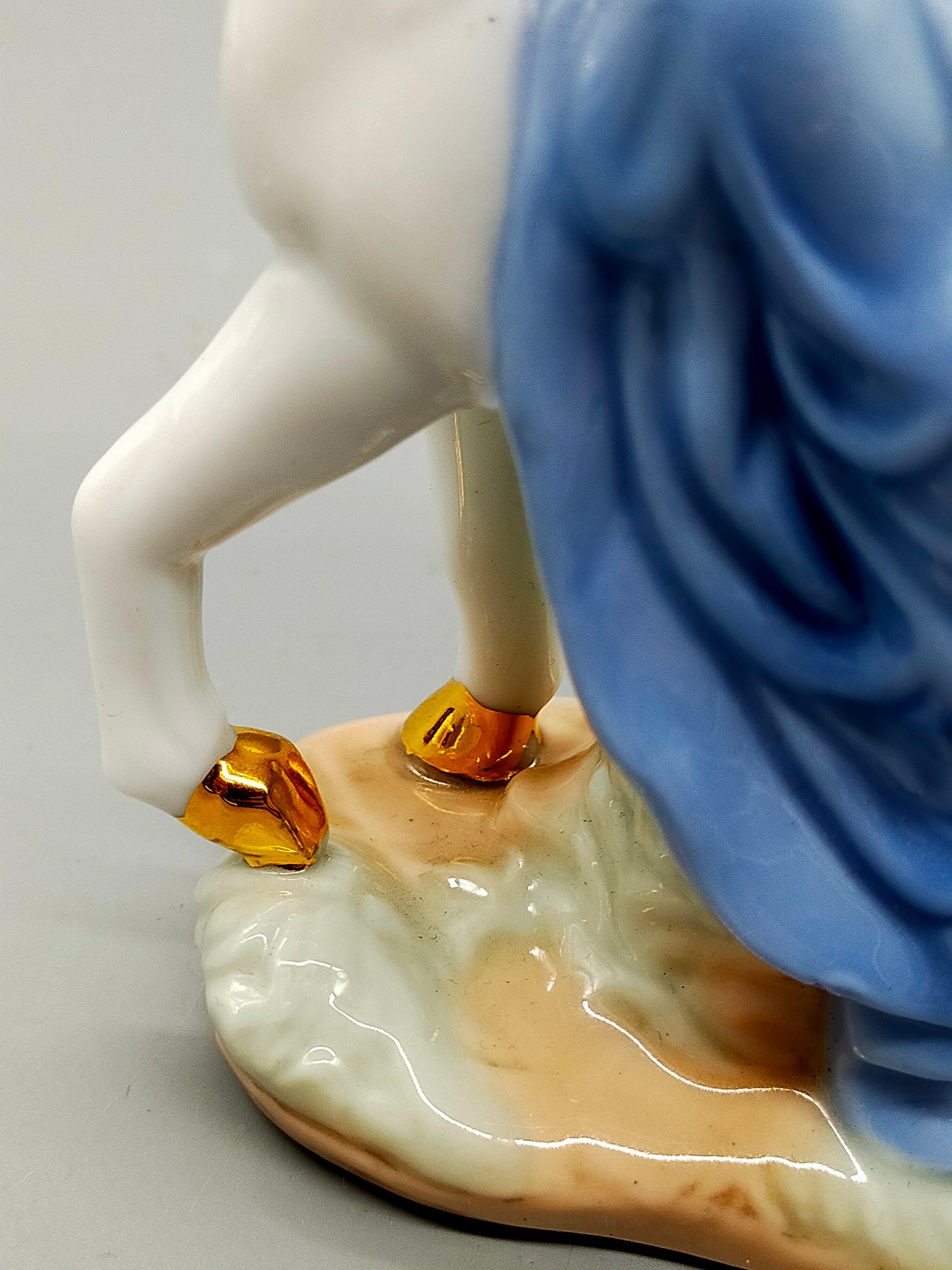 Edle PMI Porzellan Figur – Elegante Reiterin auf weißem Pferd