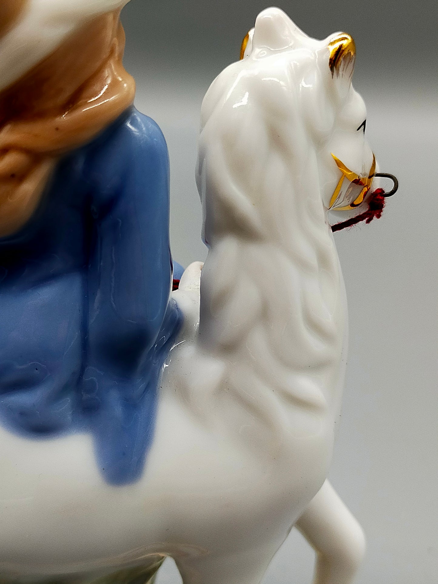 Edle PMI Porzellan Figur – Elegante Reiterin auf weißem Pferd
