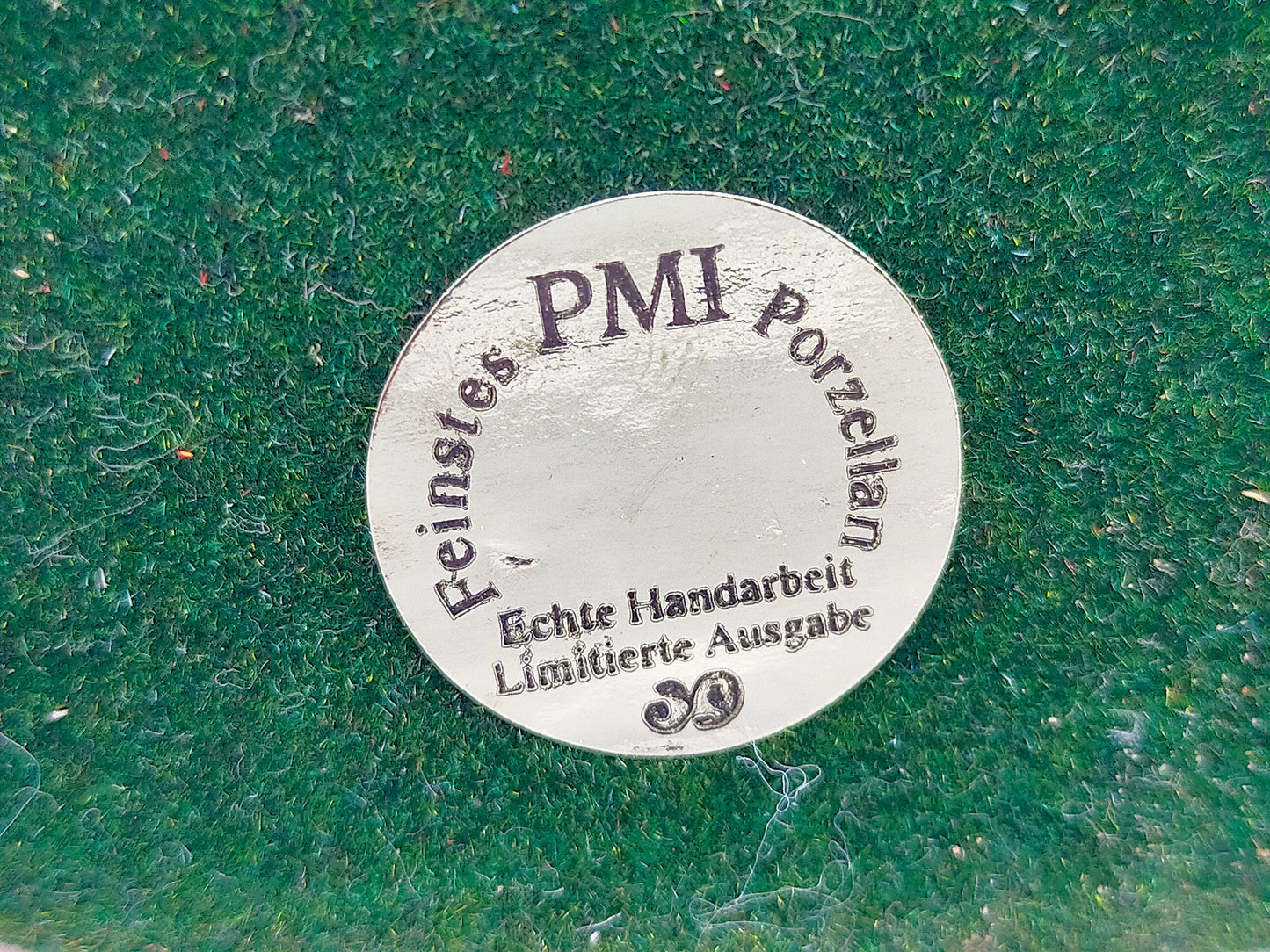 Edle PMI Porzellan Figur – Elegante Reiterin auf weißem Pferd