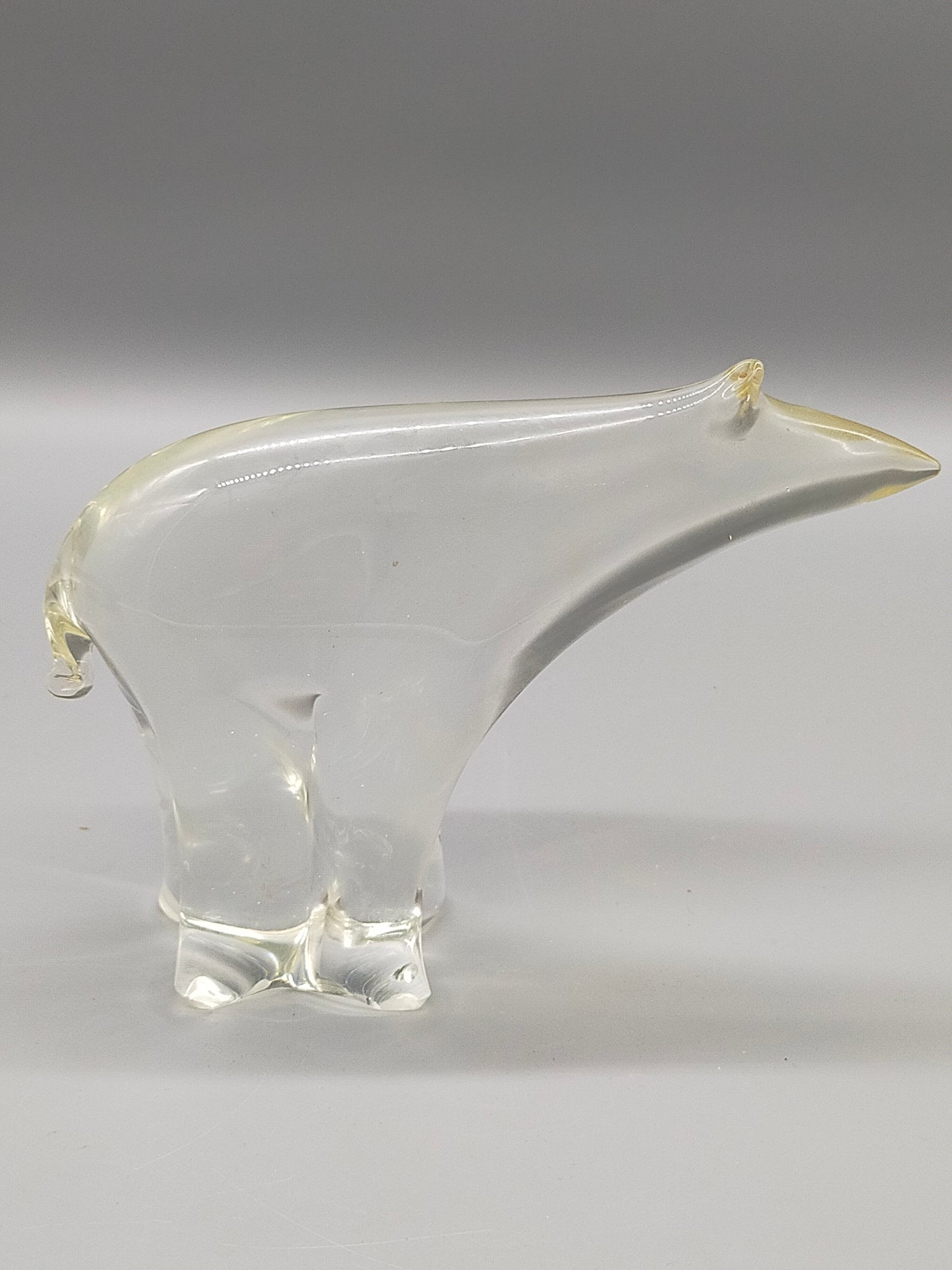 Edle Eisbär Glasfigur – Kunstvolles Design aus klarem Massivglas