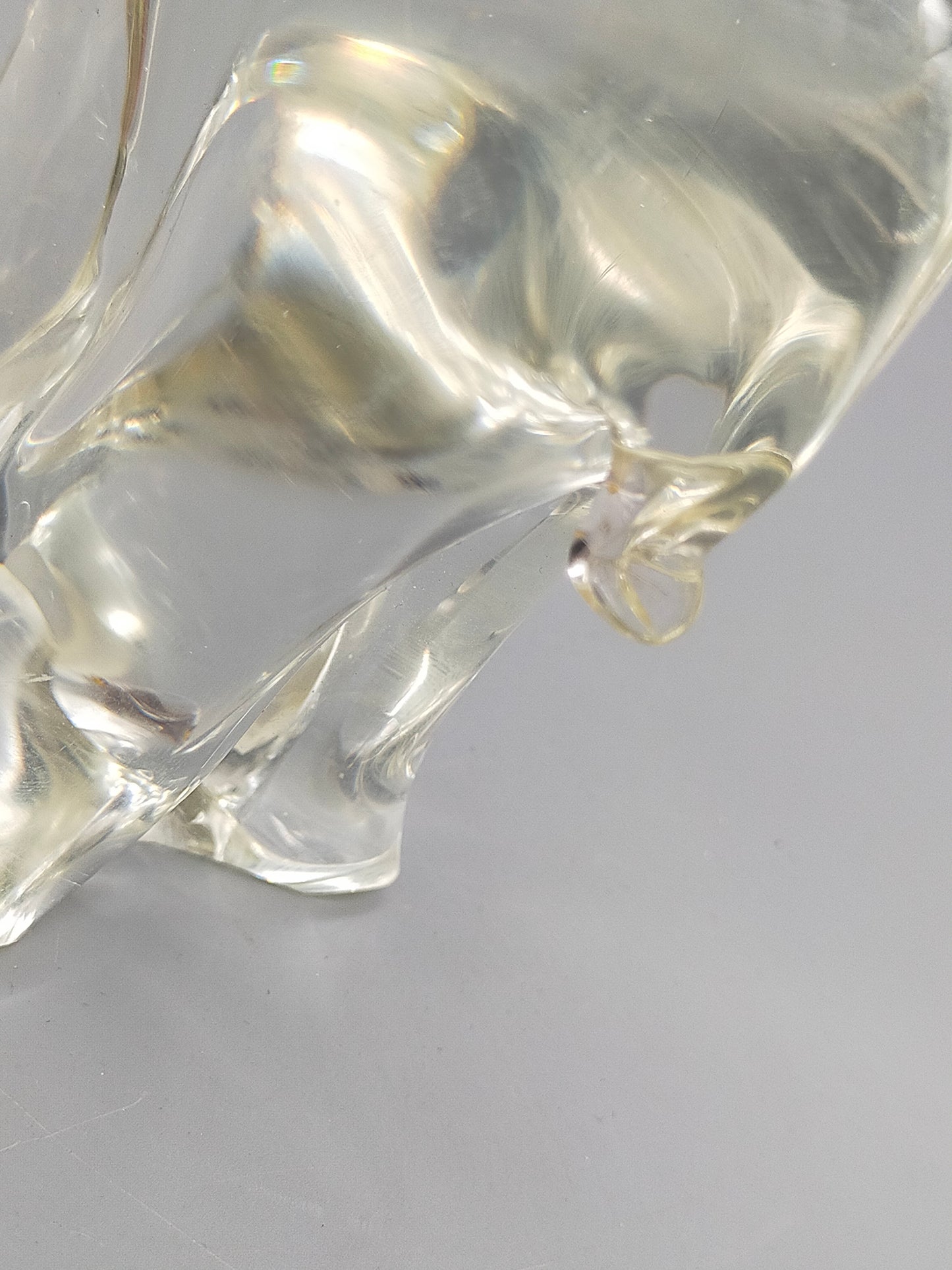 Edle Eisbär Glasfigur – Kunstvolles Design aus klarem Massivglas