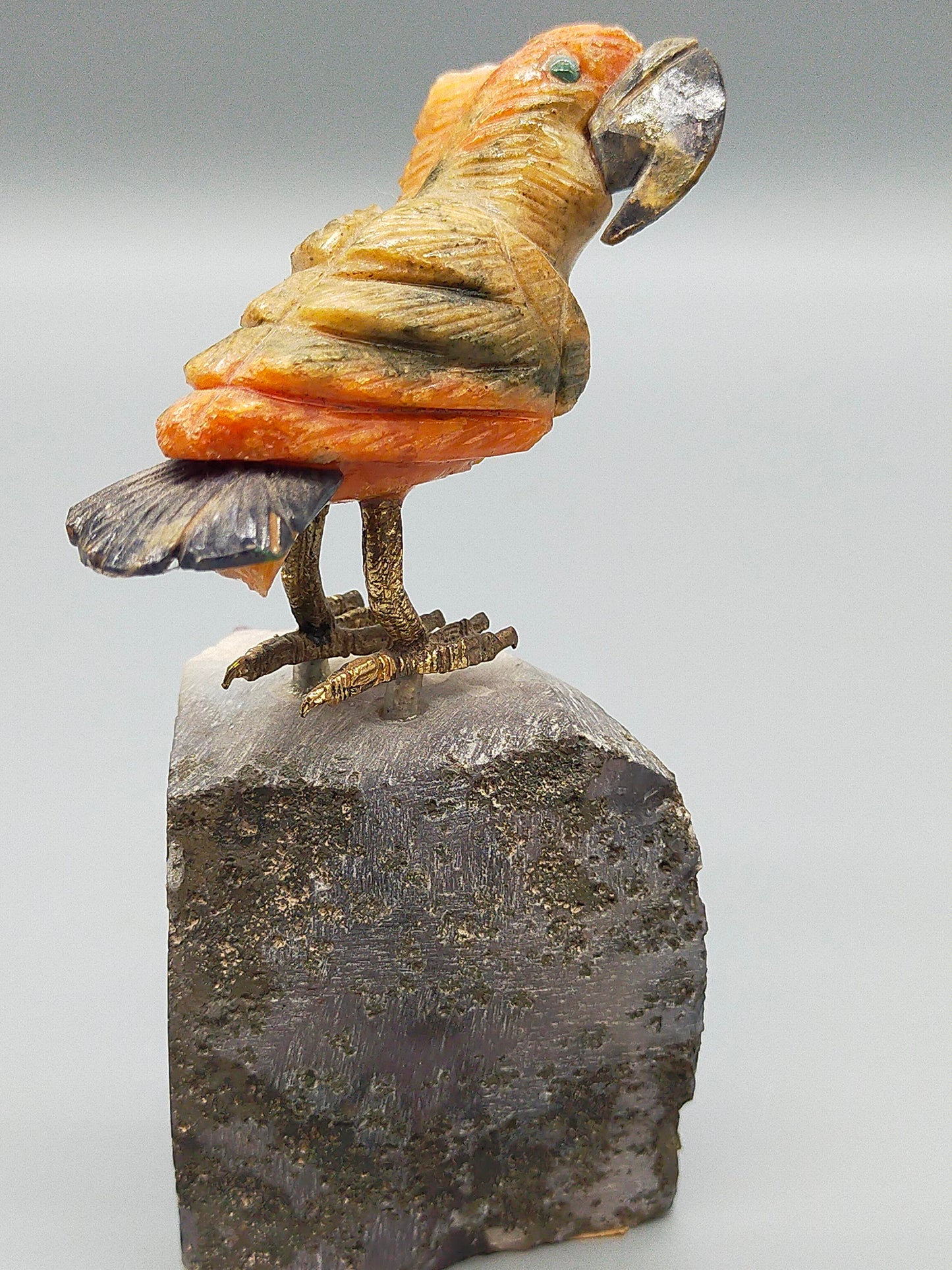 Edle Edelstein Vogelfigur auf Amethystdruse – Handgearbeitete Kunst aus Rio