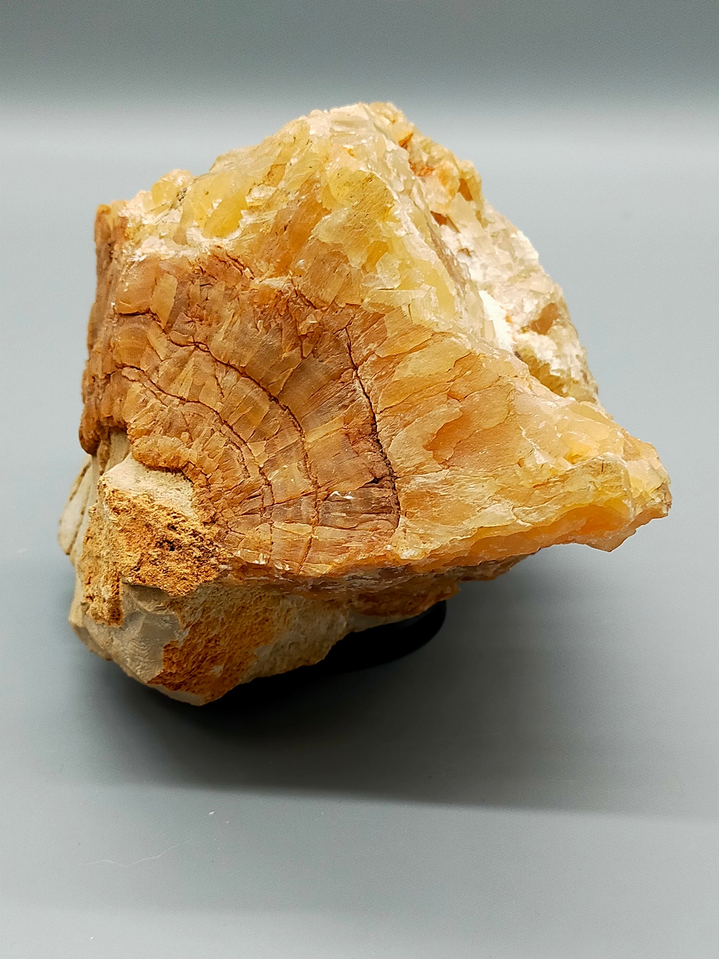 Große Calcit Druse – Naturbelassener Kristall mit Matrix