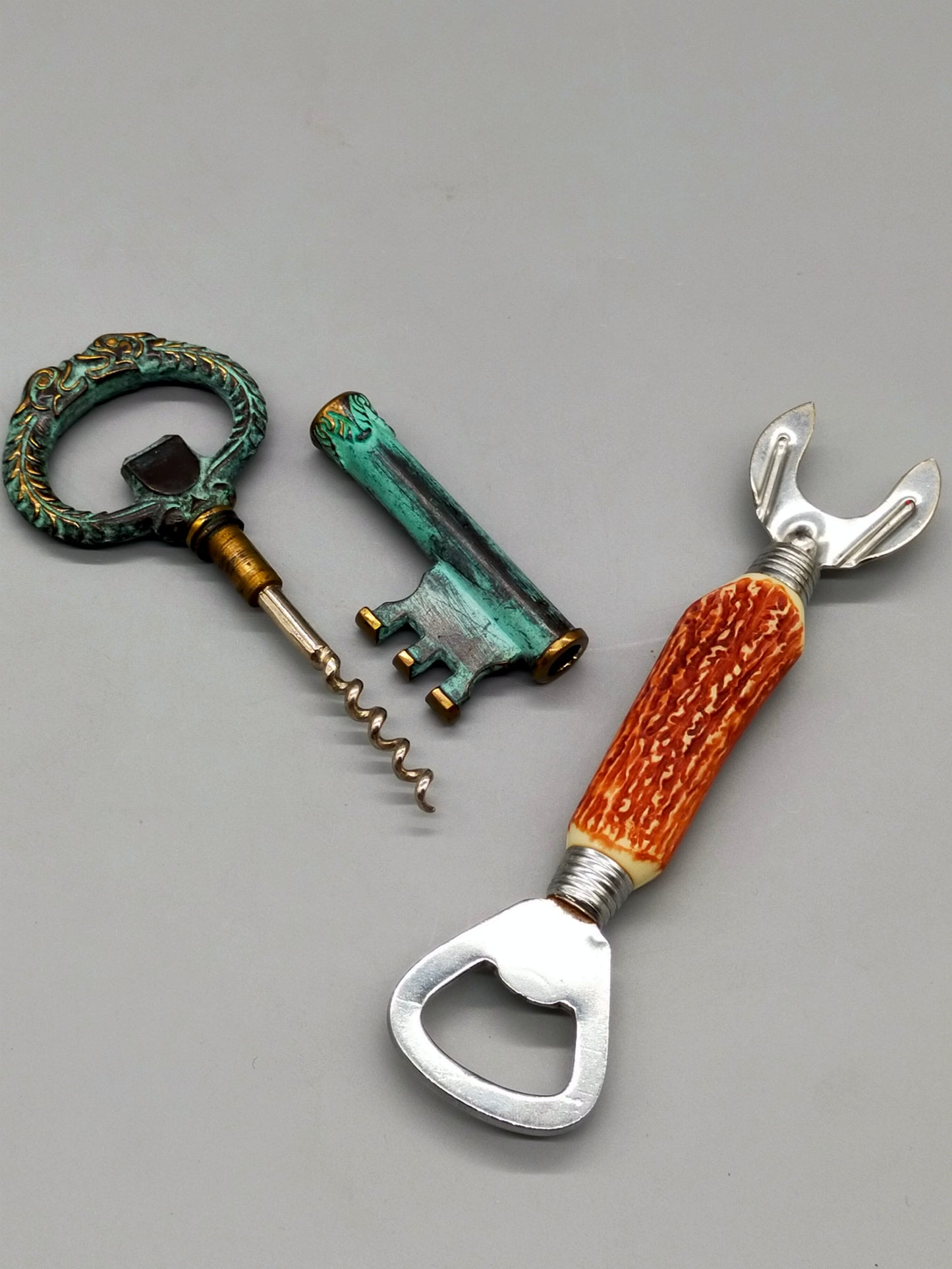 Antikes Bar-Set – Flaschenöffner, Korkenzieher & Kapselheber