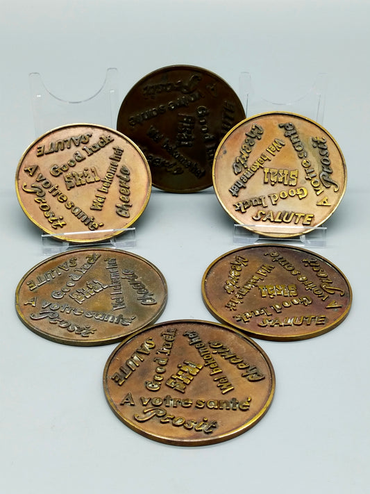 Vintage Bronze Untersetzer Set 5 Stk Internationale Trinksprüche