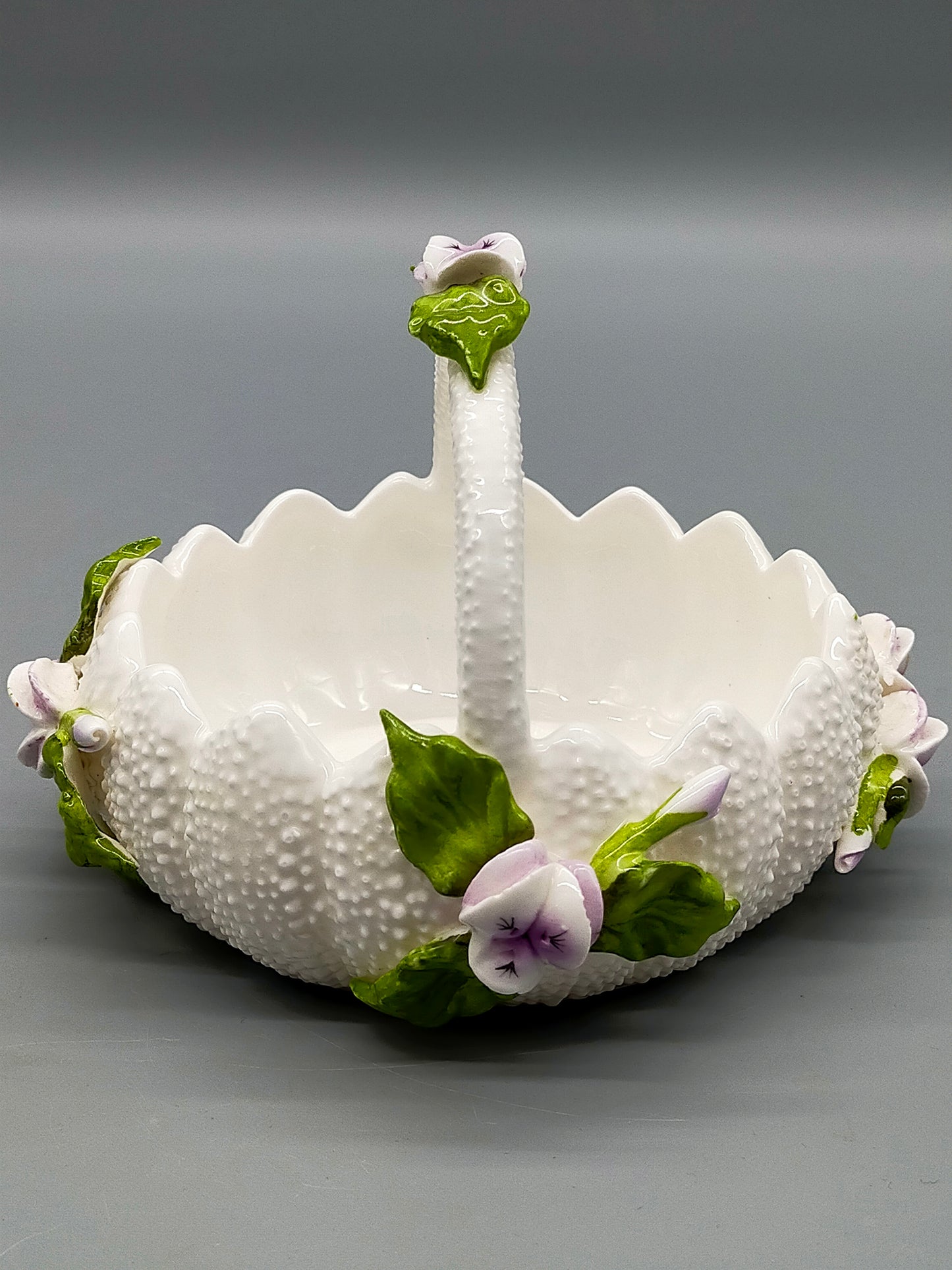 Formano Porzellan Körbchen Zierteil mit Blüten & Griff