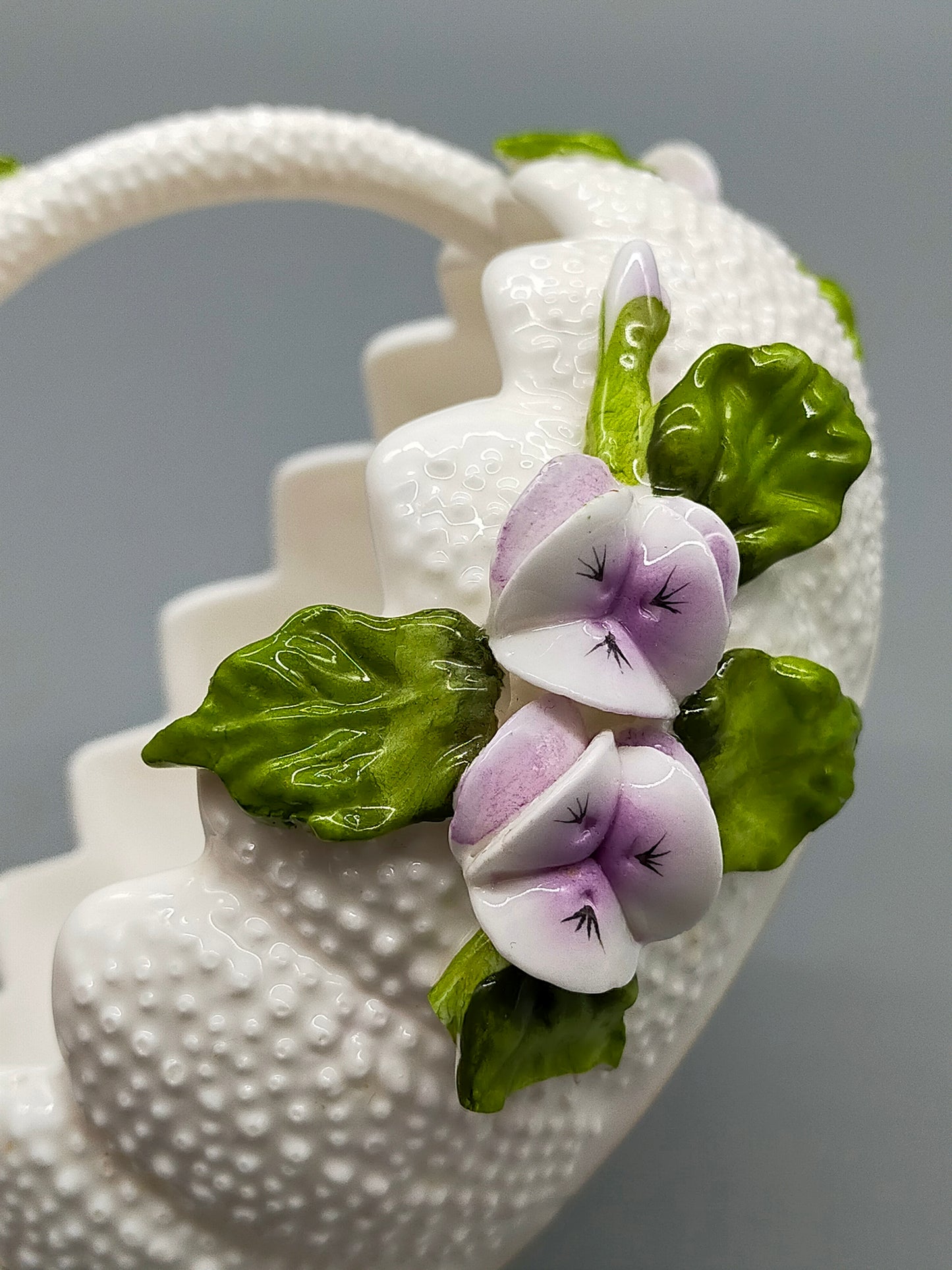 Formano Porzellan Körbchen Zierteil mit Blüten & Griff