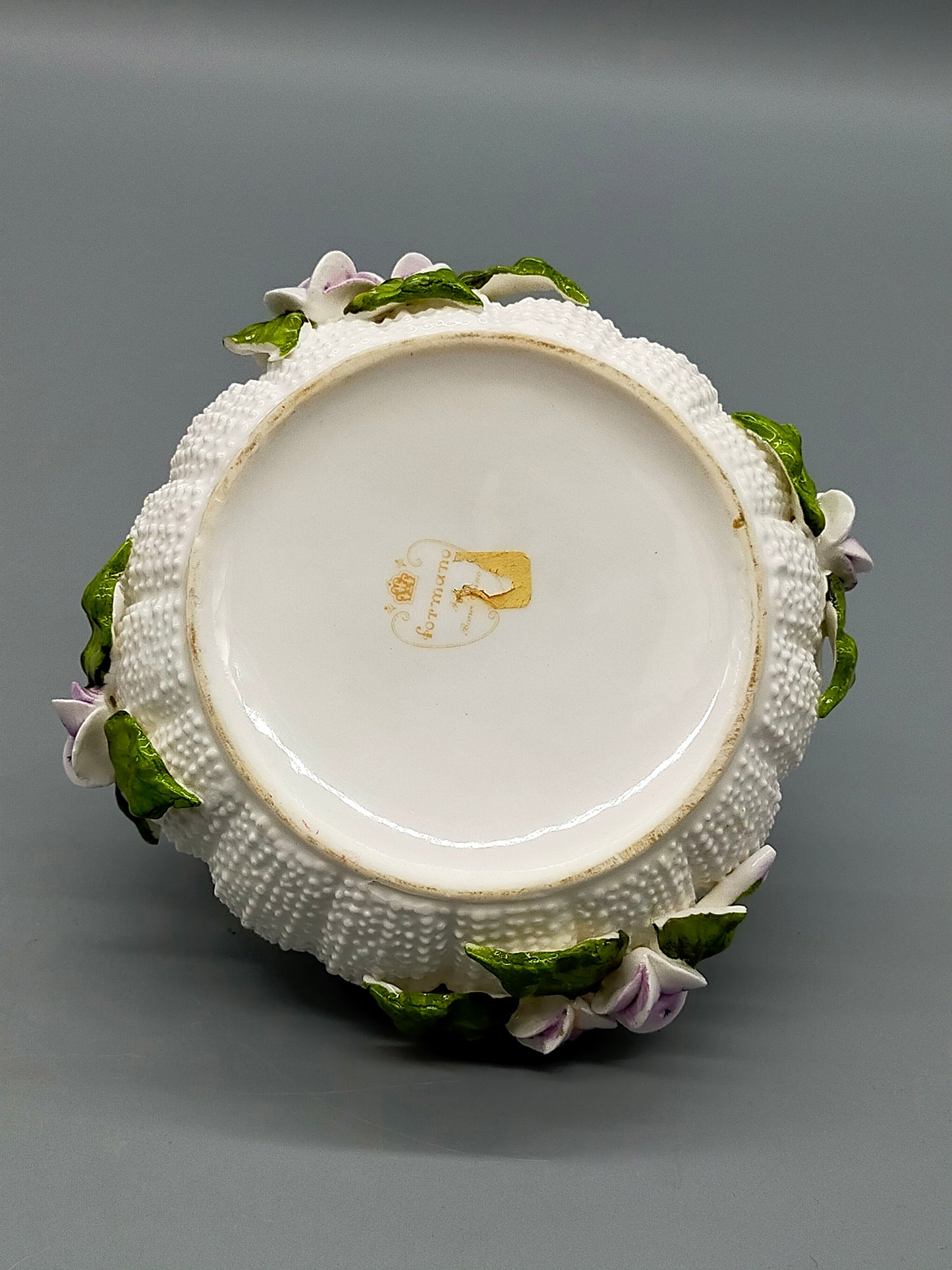Formano Porzellan Körbchen Zierteil mit Blüten & Griff