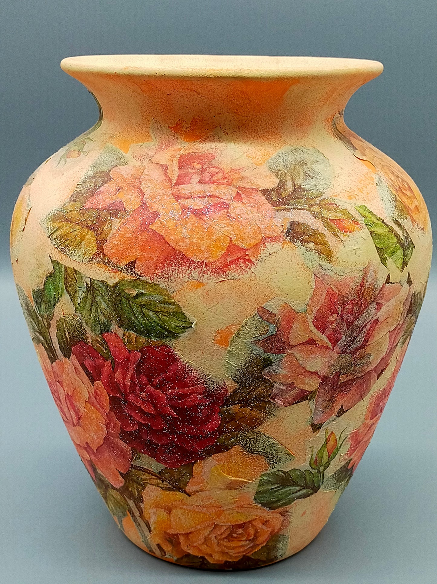 Große Vintage Keramik Vase mit Rosen-Serviettentechnik