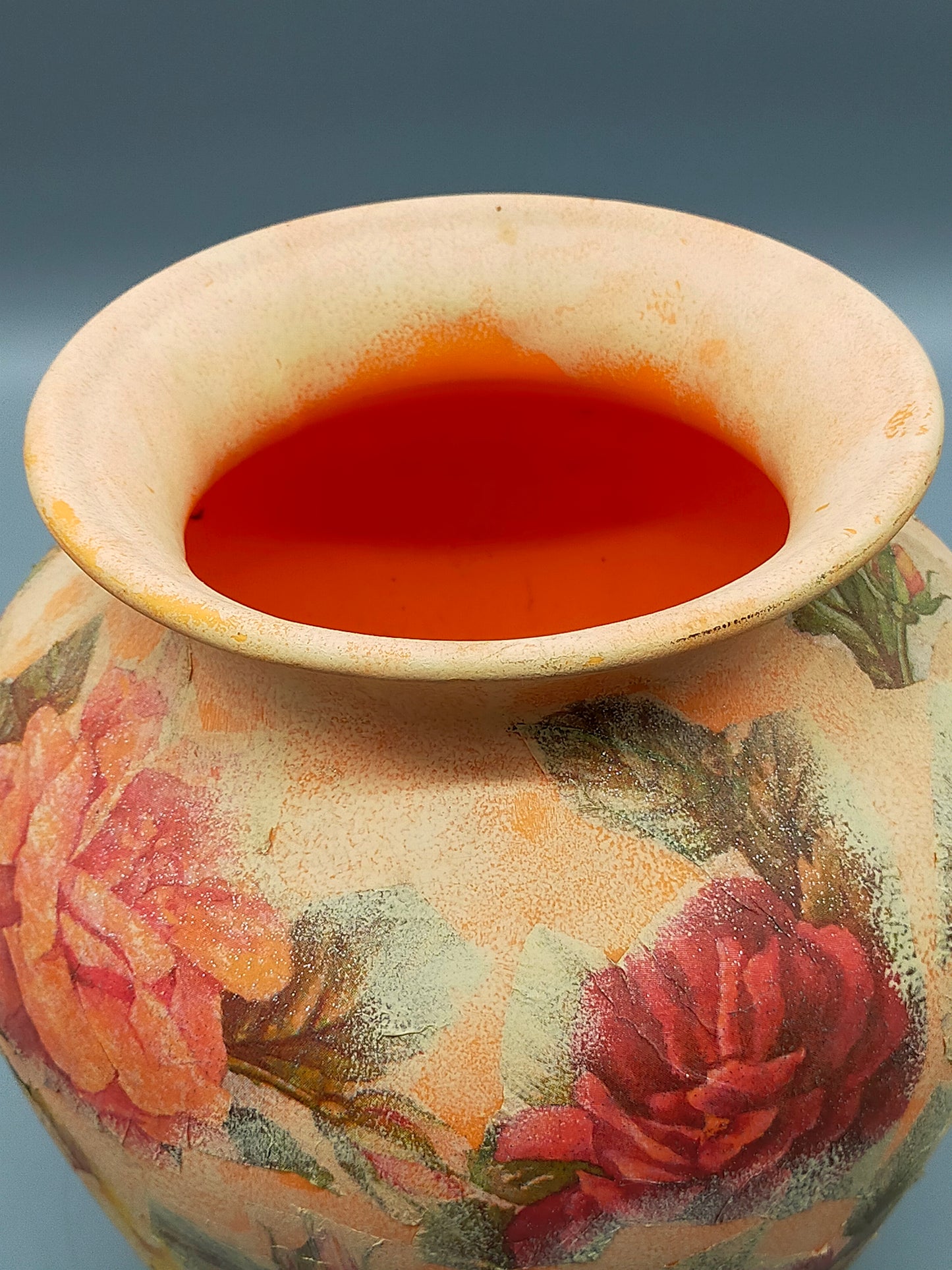 Große Vintage Keramik Vase mit Rosen-Serviettentechnik