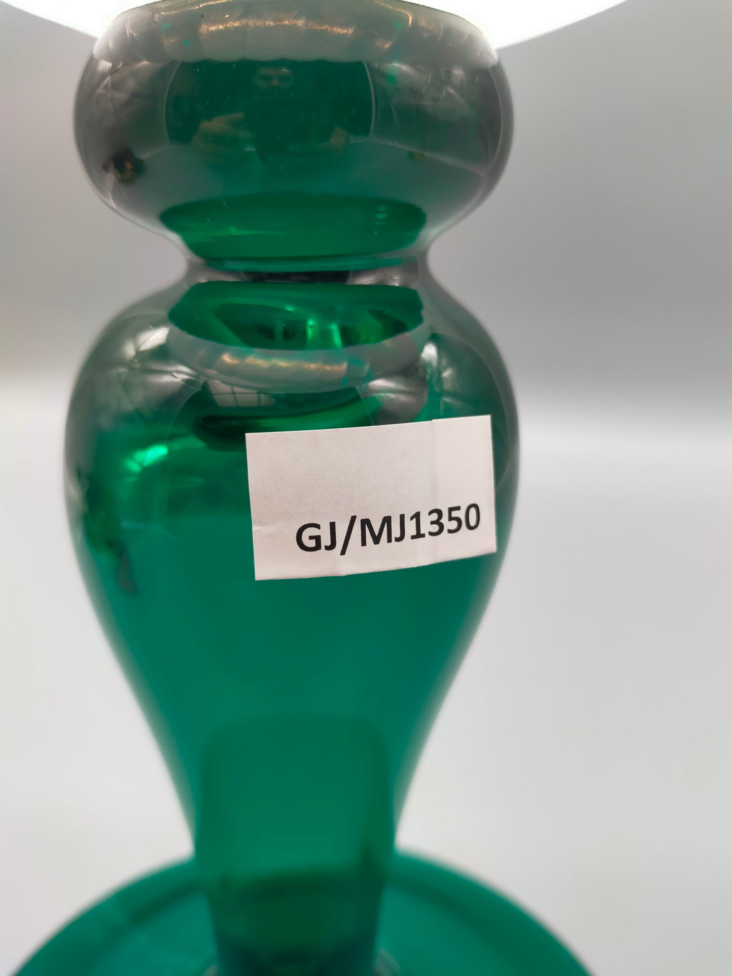 Elegante Glasfußschale – Kunstglas Fußschale in Grün & Weiß Opak
