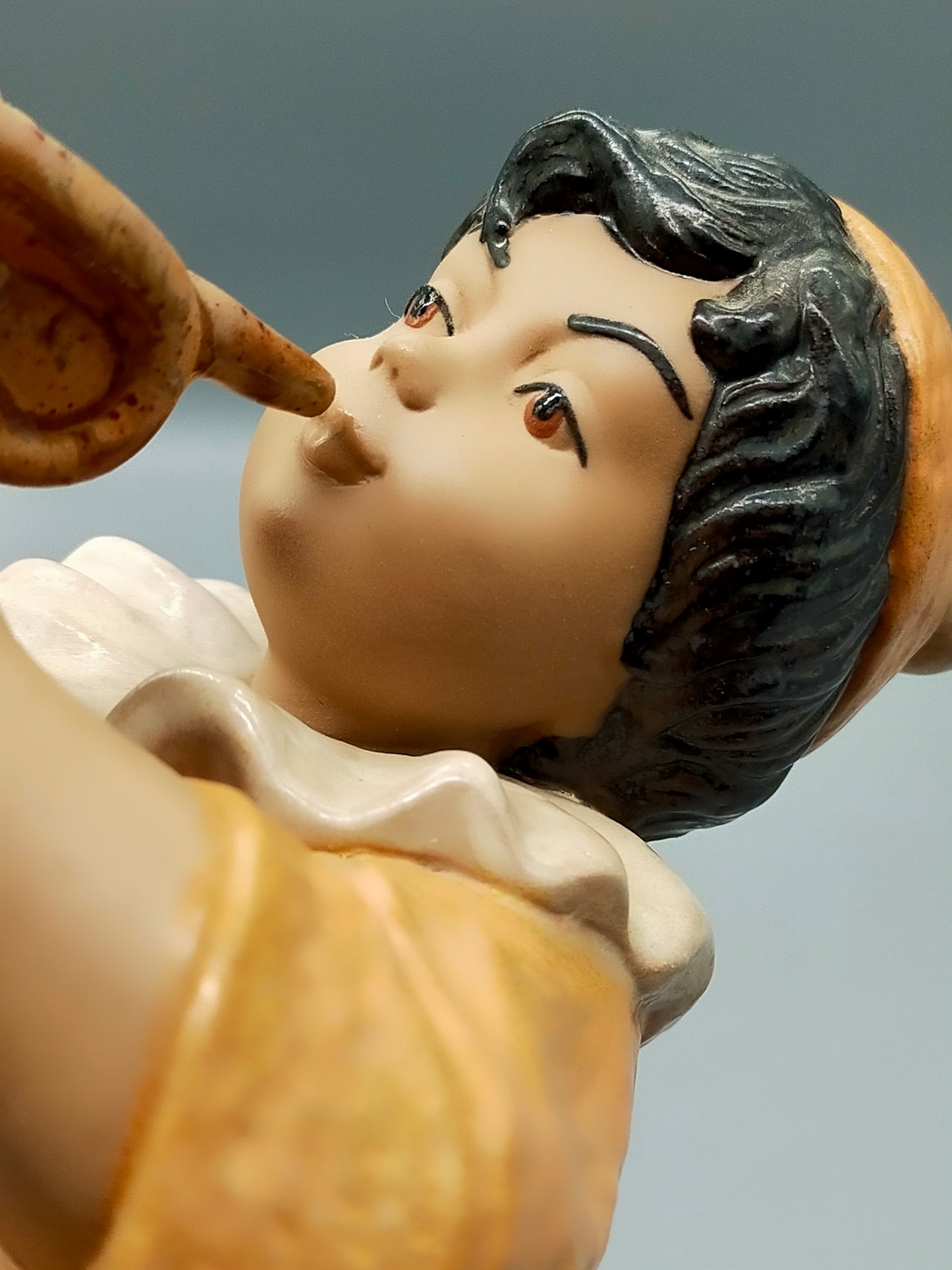 Marco Giner Porzellanfigur Clown Junge mit Trompete