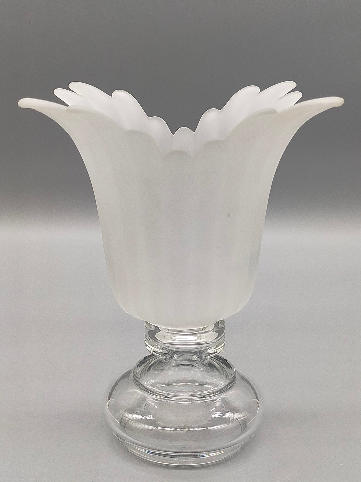 Elegante Glasvase aus Satin glas Kelchform im Art-Déco-Stil