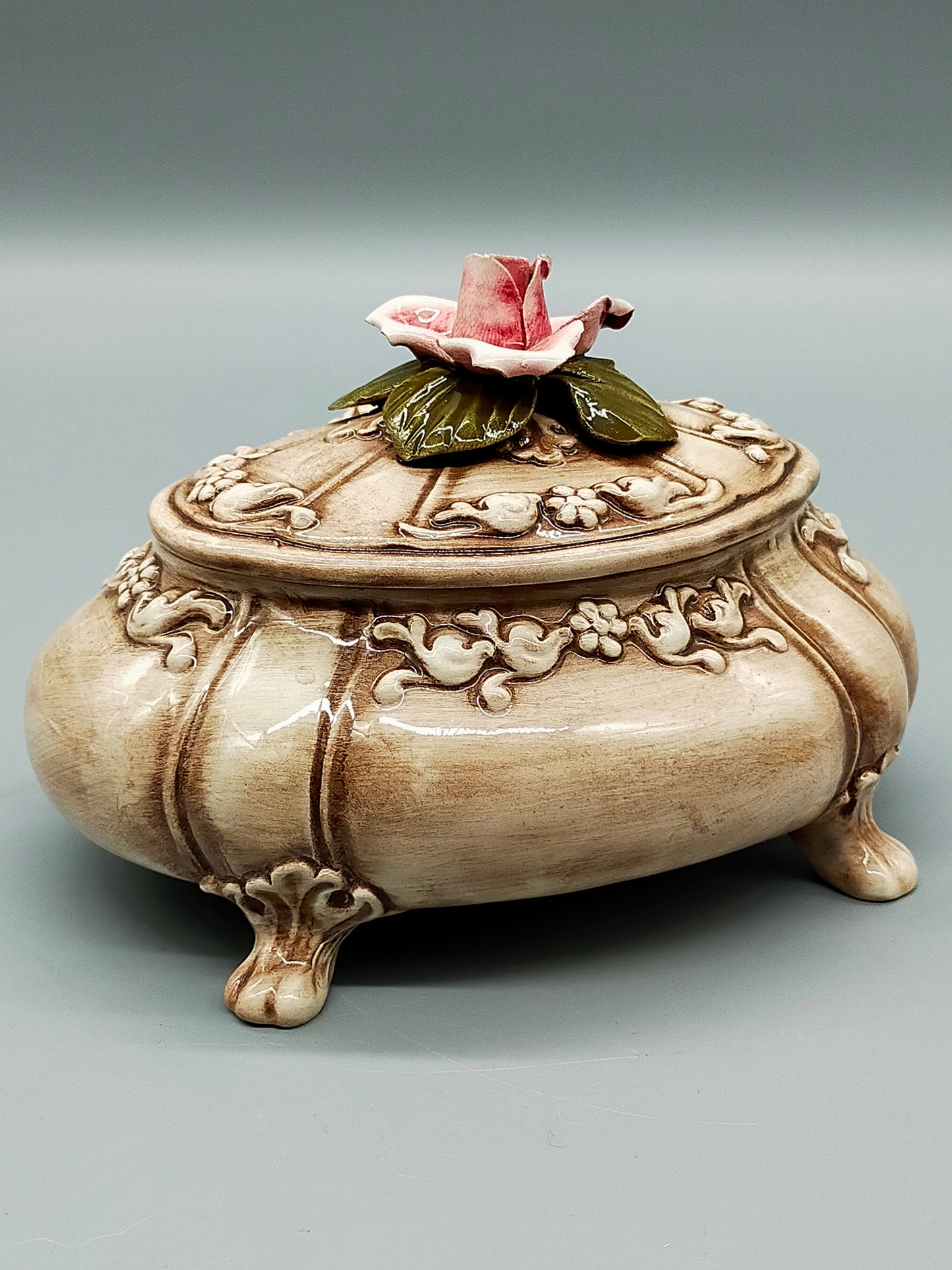 Vaga International Keramik Schatulle Dose mit Rosenblüte Vintage