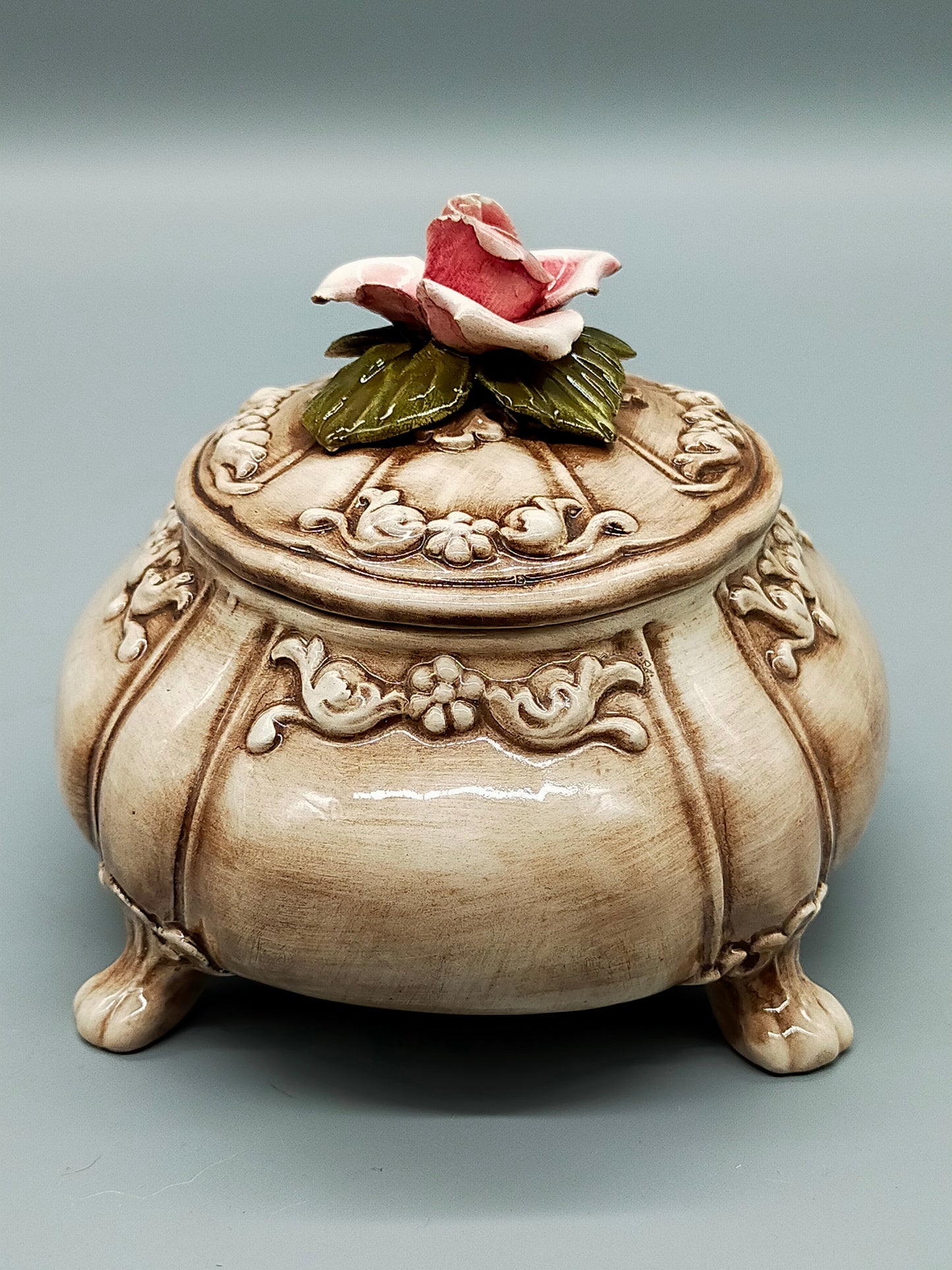 Vaga International Keramik Schatulle Dose mit Rosenblüte Vintage
