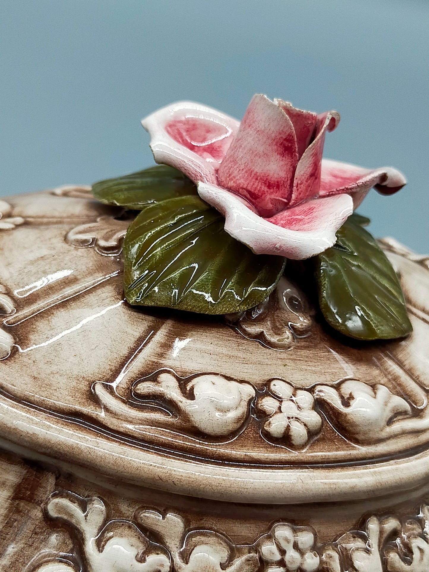 Vaga International Keramik Schatulle Dose mit Rosenblüte Vintage
