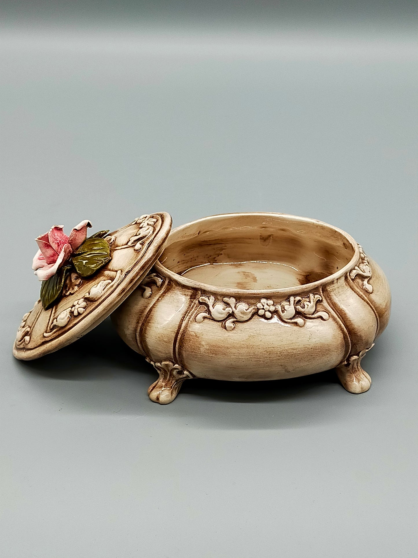 Vaga International Keramik Schatulle Dose mit Rosenblüte Vintage