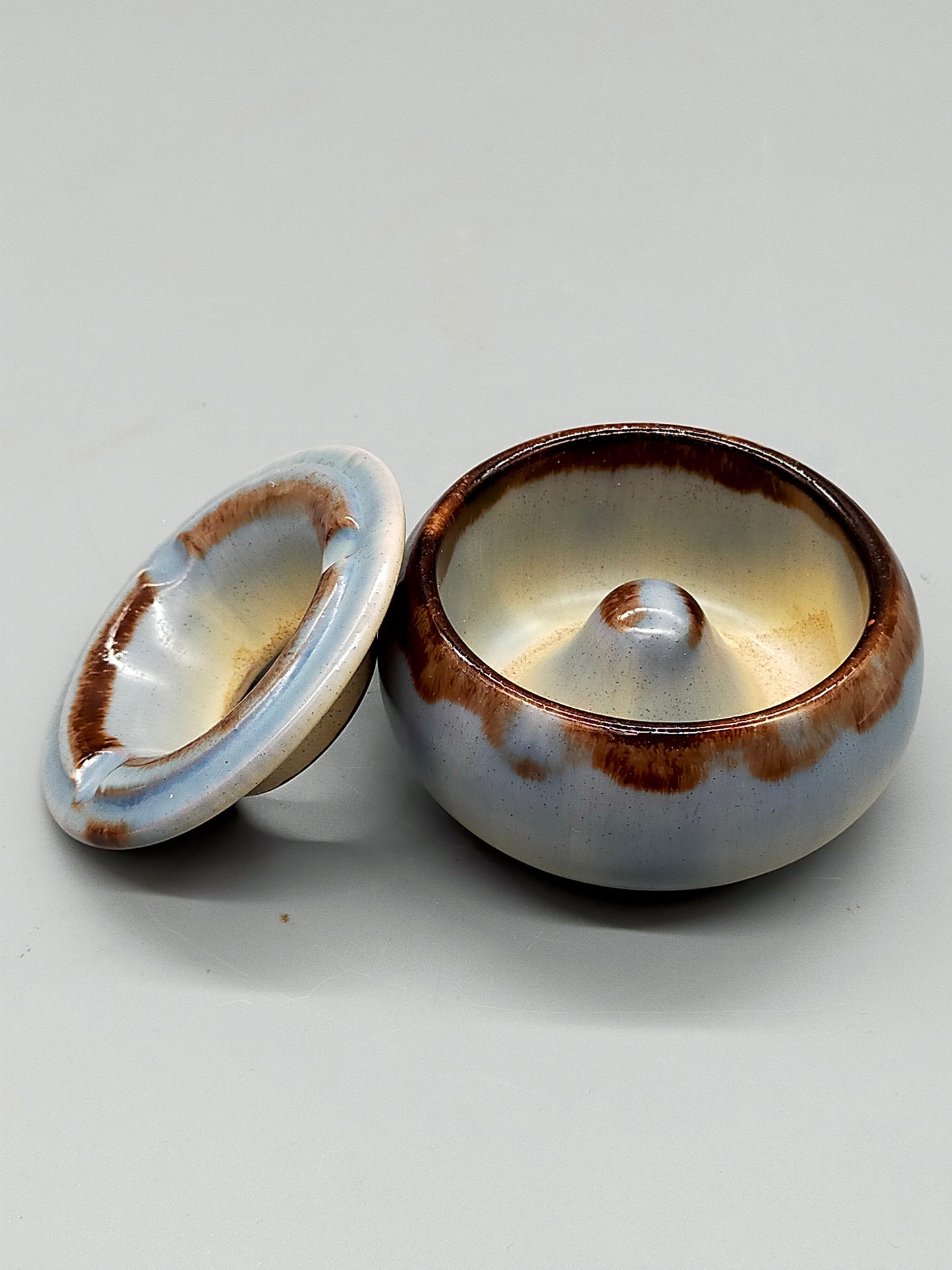 Vintage Keramik Aschenbecher mit Deckel Blau-Braune Laufglasur