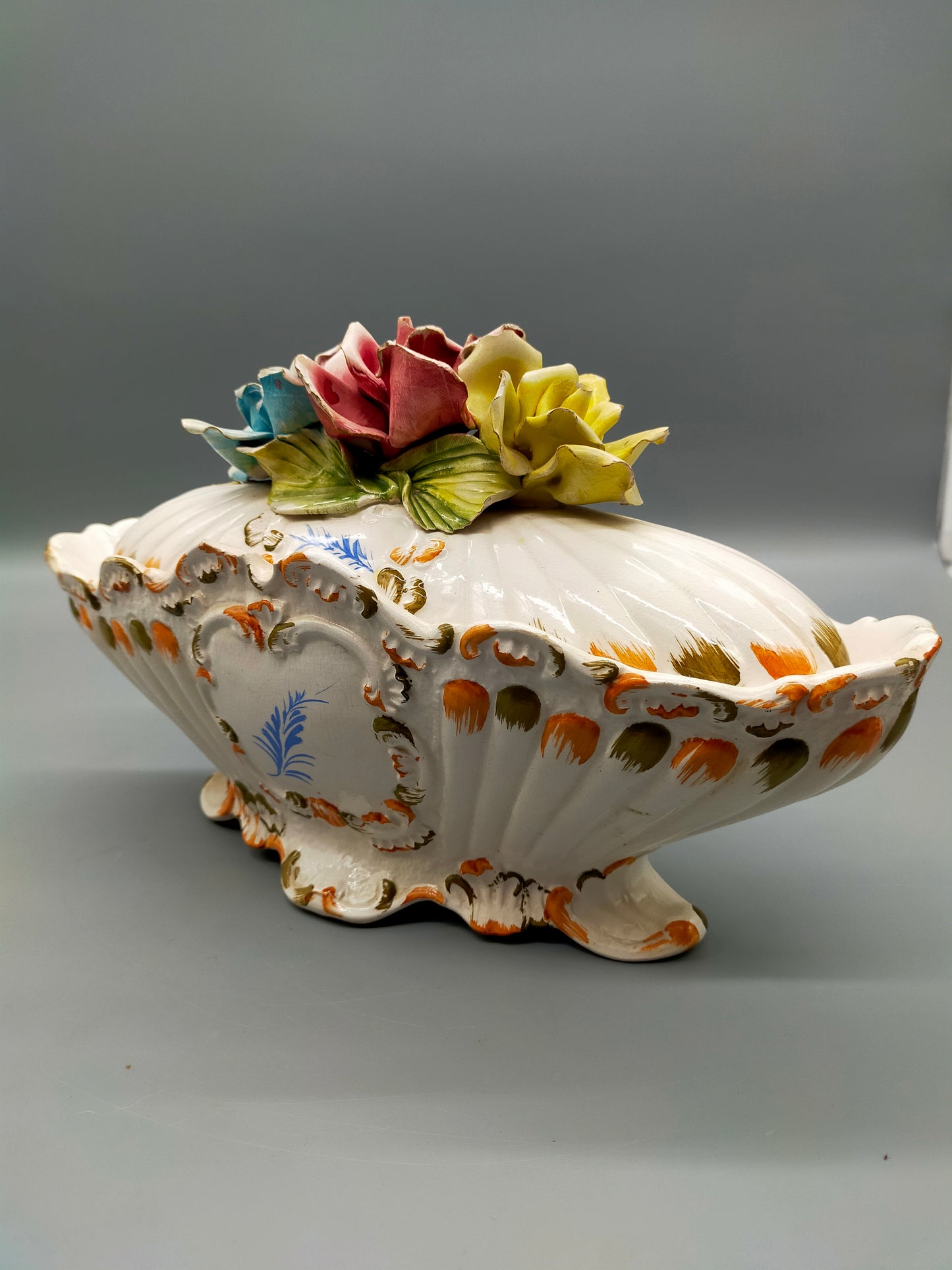 Italienische Bassano Keramik Terrine Handbemalte Deckeldose mit Rosen