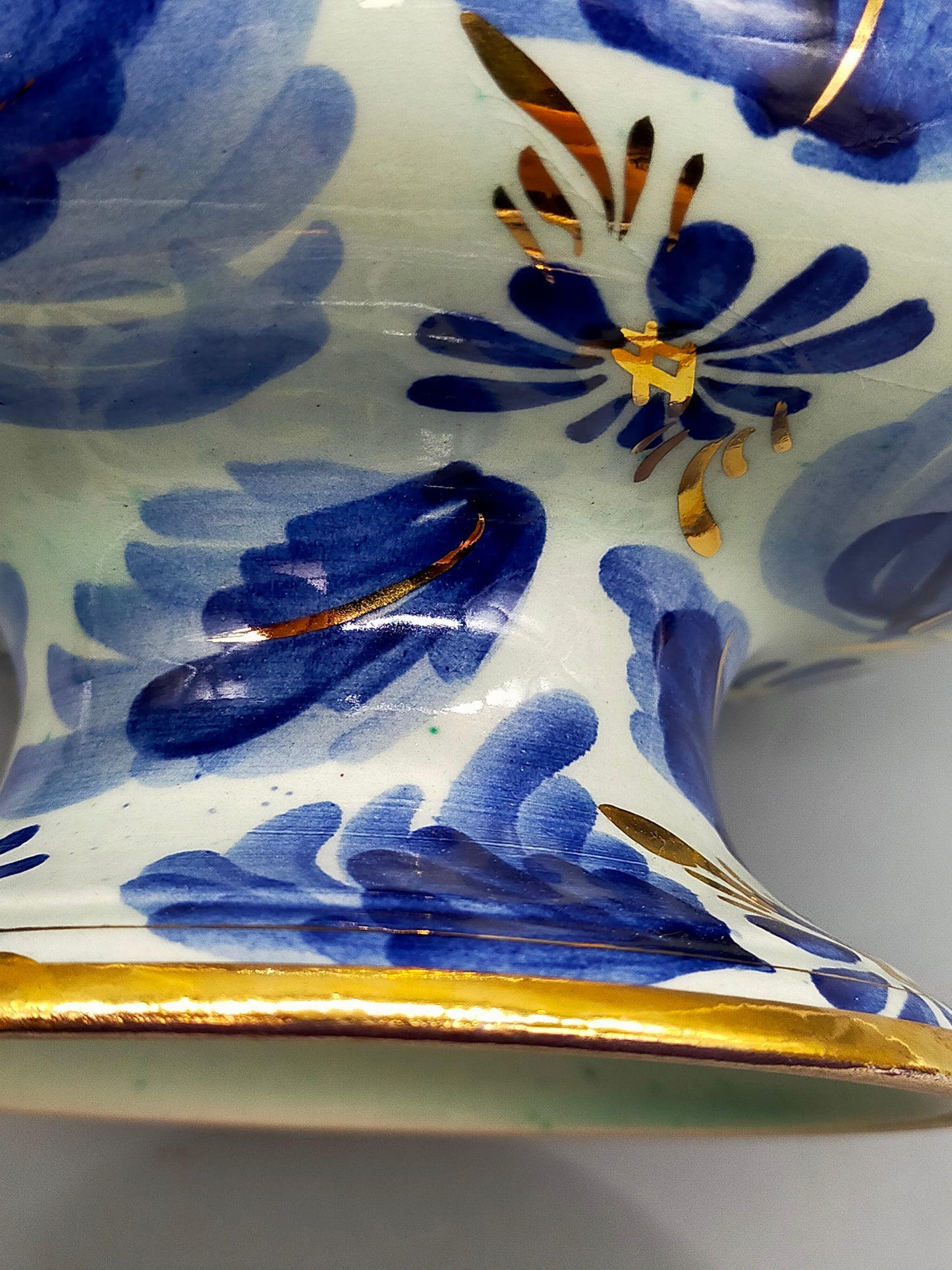 H. Bequet Quaregnon Fußschale Belgische Vintage Keramik mit Gold