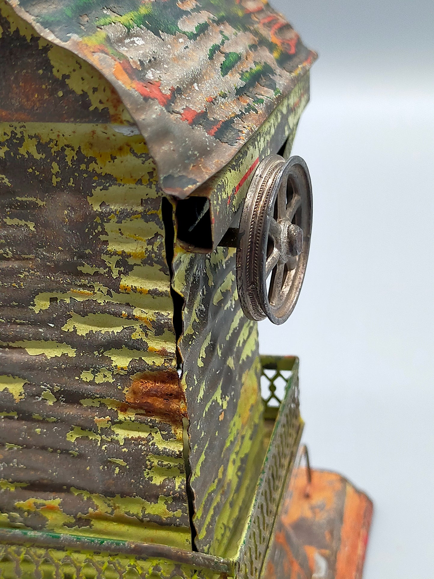 Antike Blech-Windmühle Nostalgisches Blechspielzeug