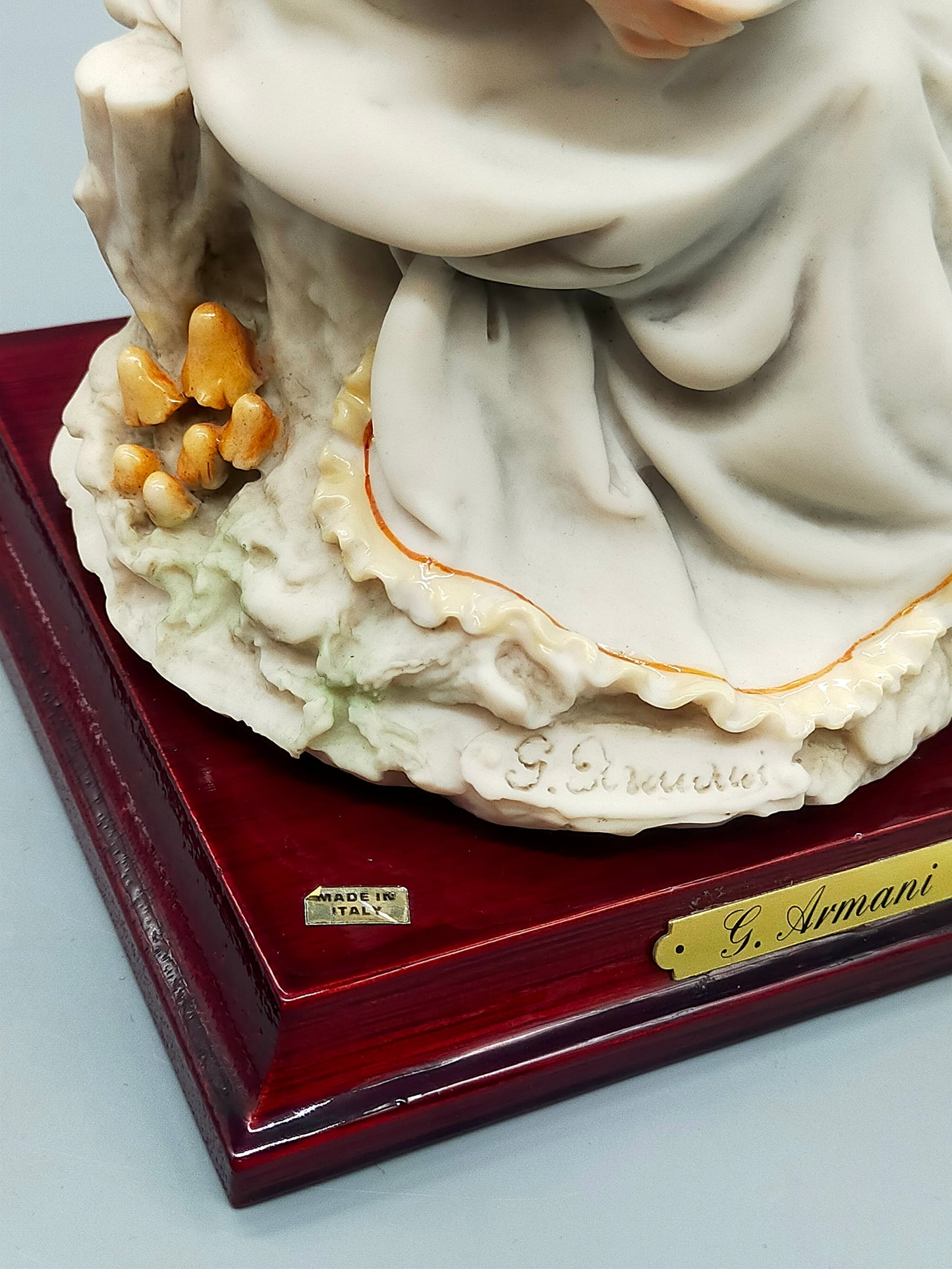 Giuseppe Armani Porzellanfigur – Mädchen mit Küken im Korb (1982)