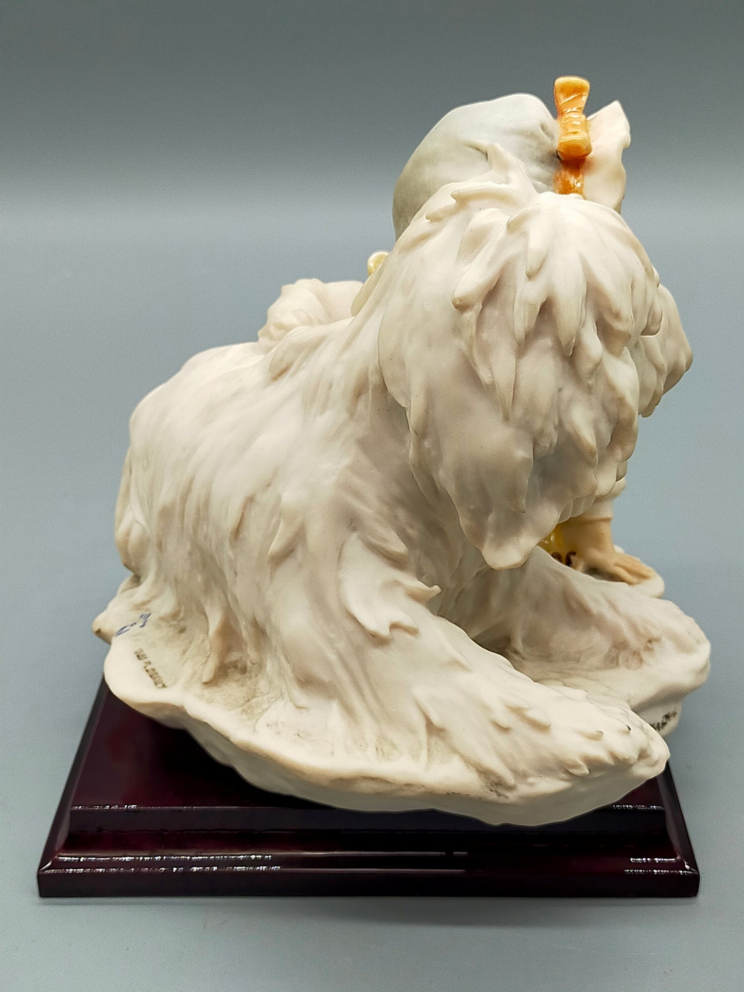 Giuseppe Armani Skulptur – Mädchen mit Hund Florence